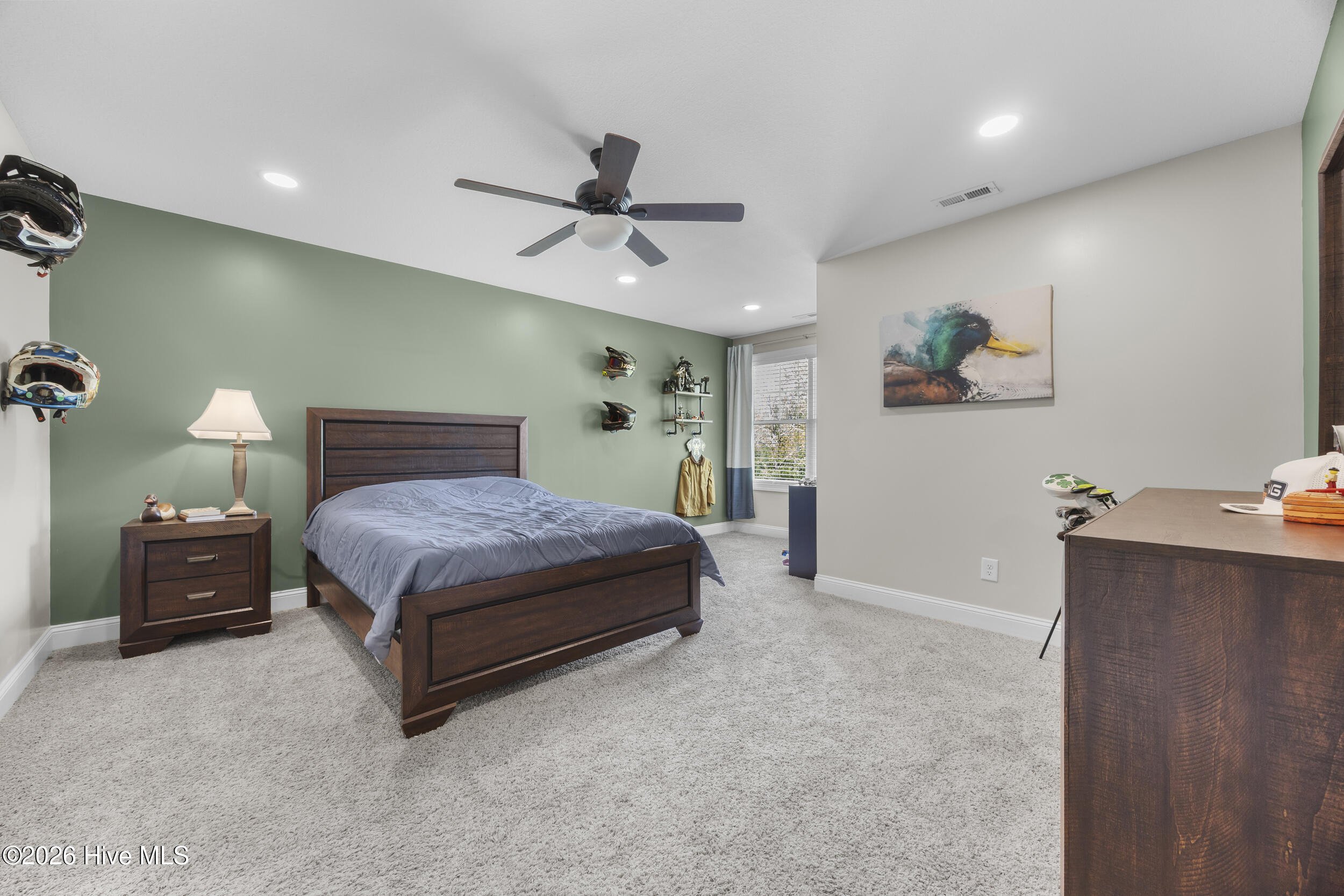 100565893 | Photo 36