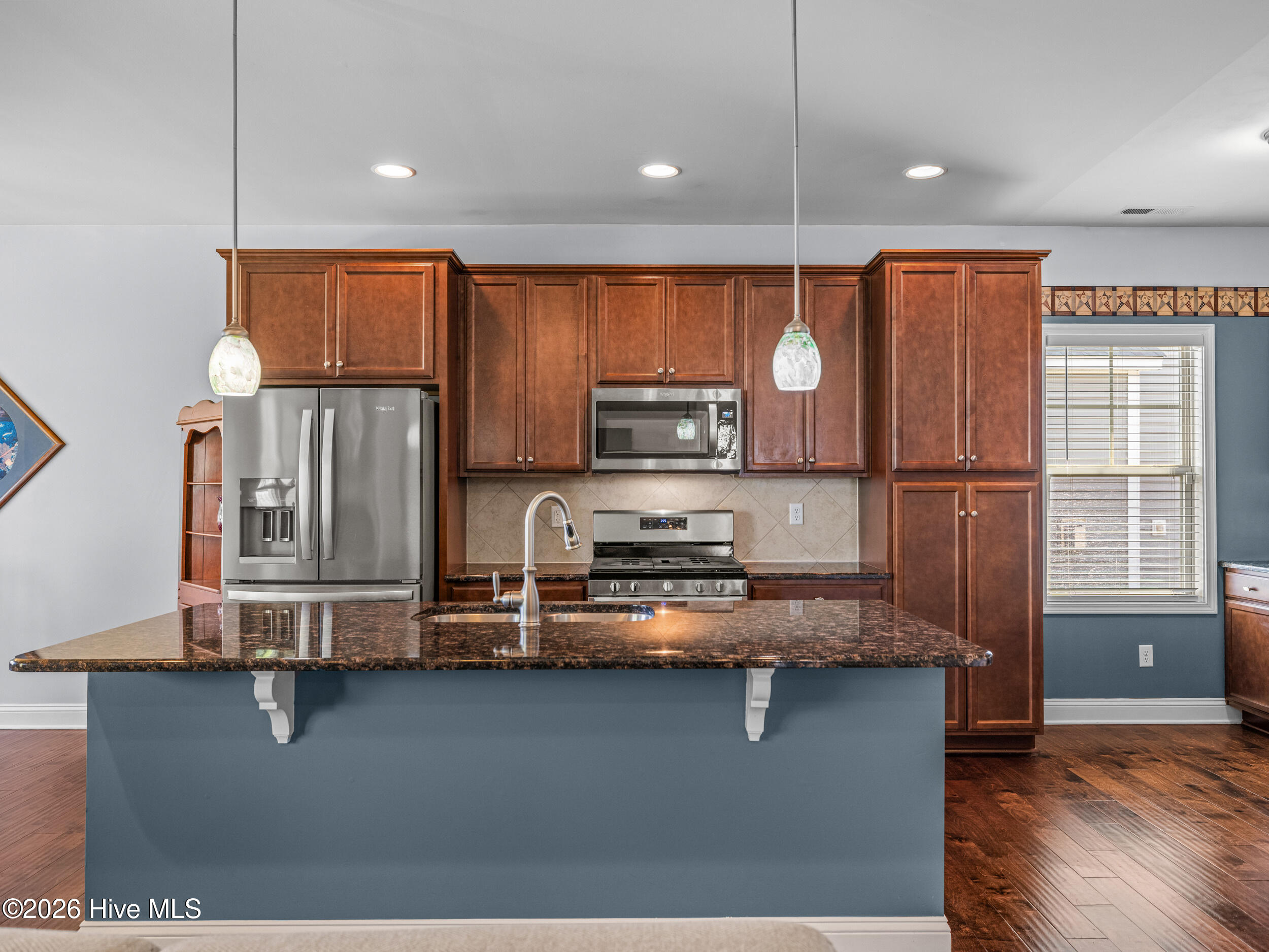 100567320 | Photo 12