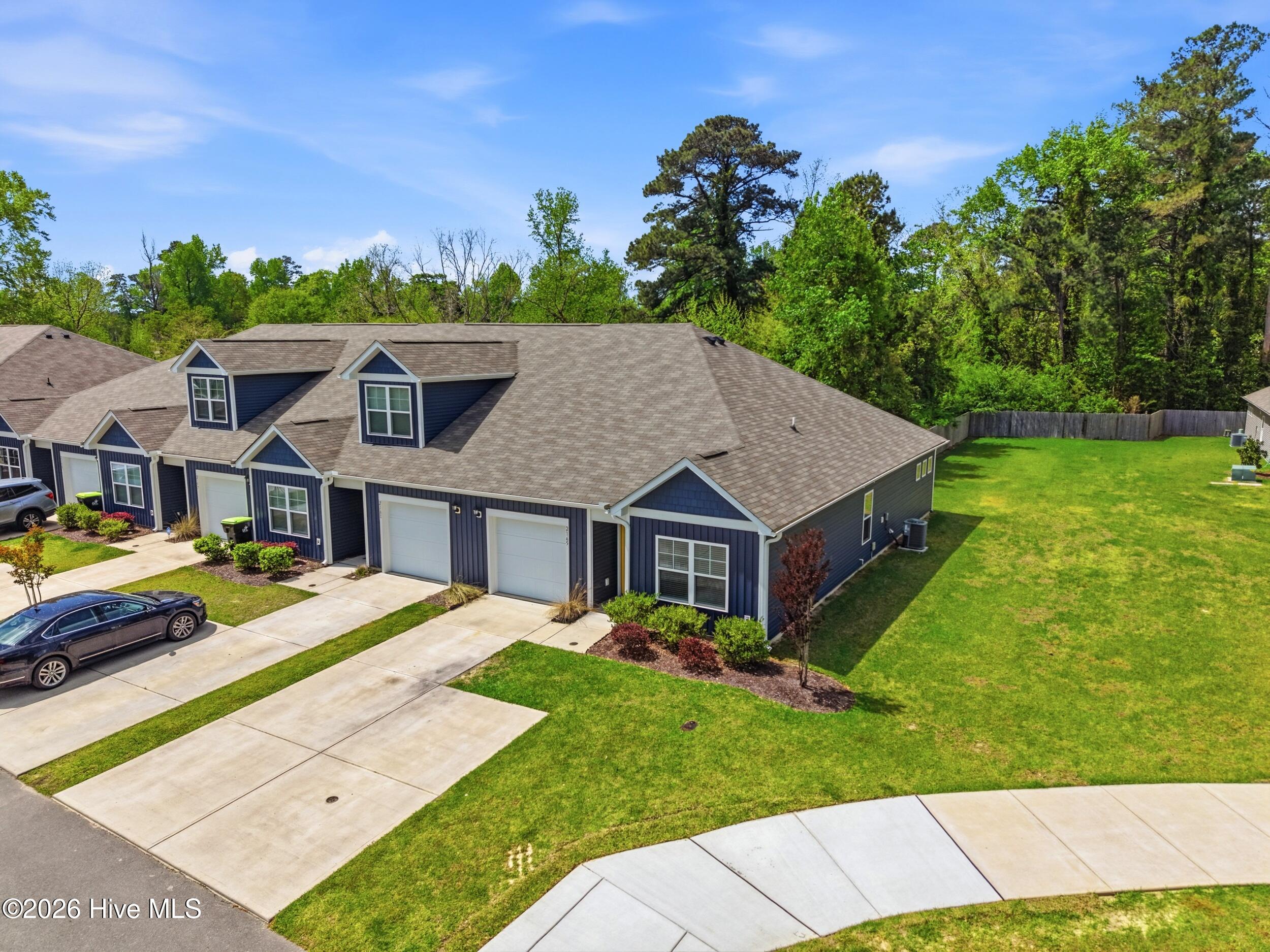 100566288 | Photo 30