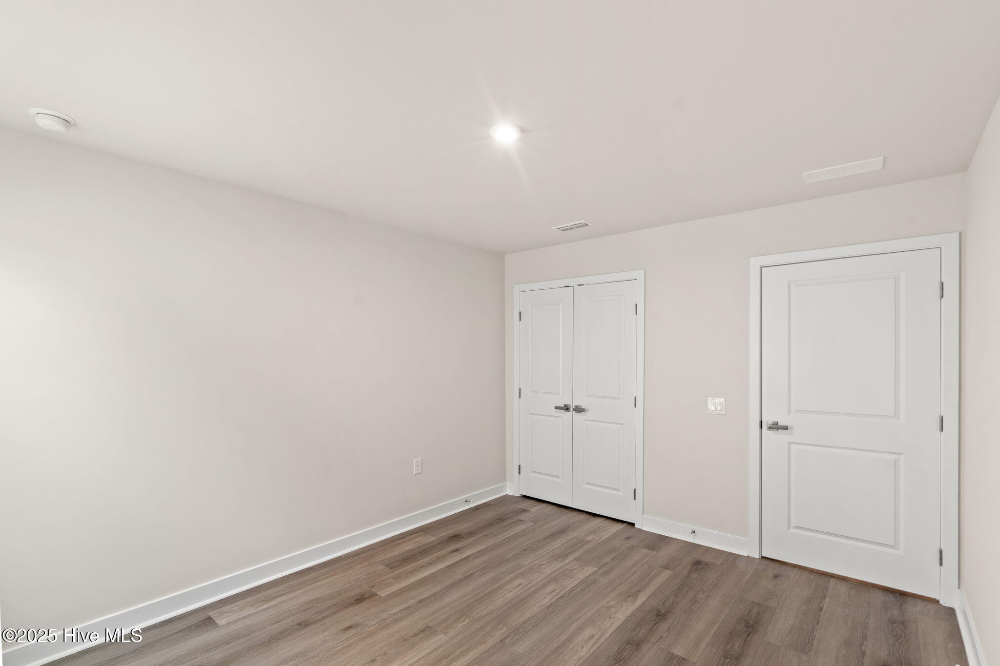 100530777 | Photo 17