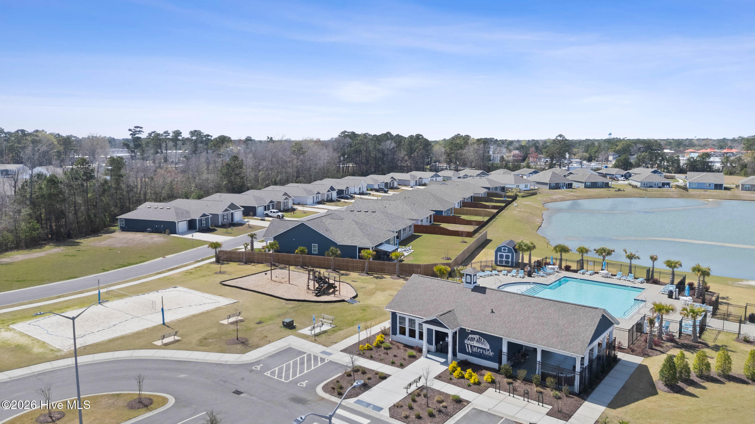 100561686 | Photo 51