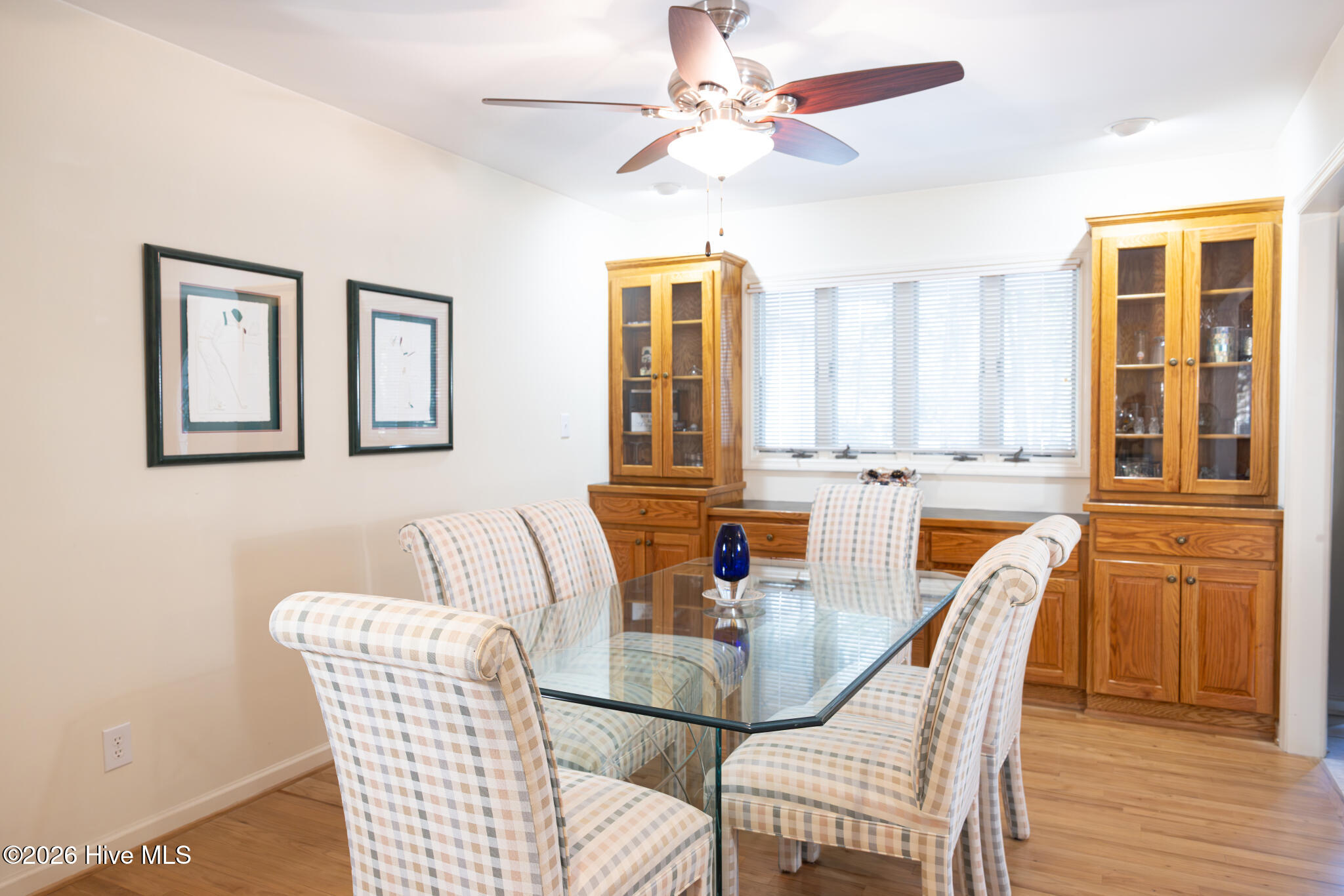 100547125 | Photo 16