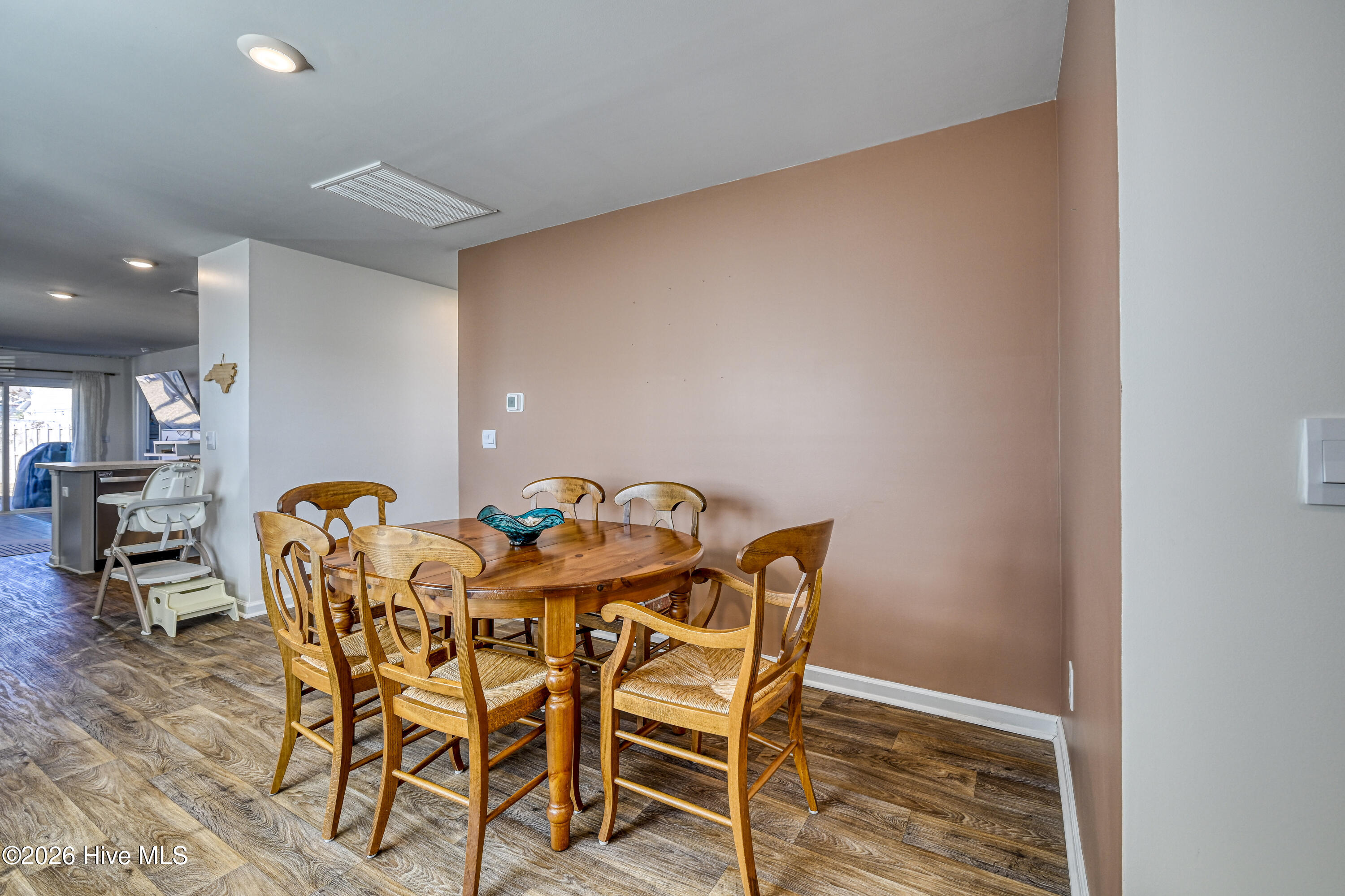 100551064 | Photo 14