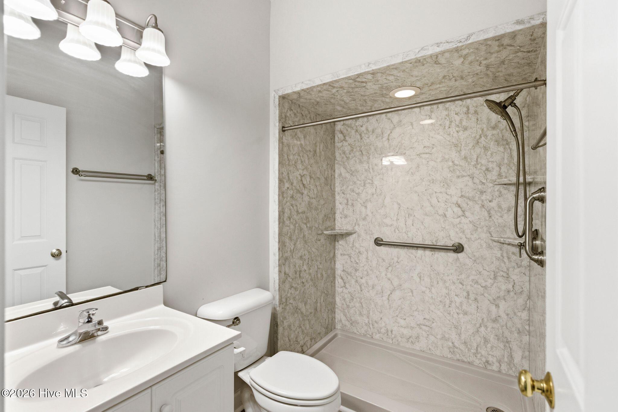 100567586 | Photo 29