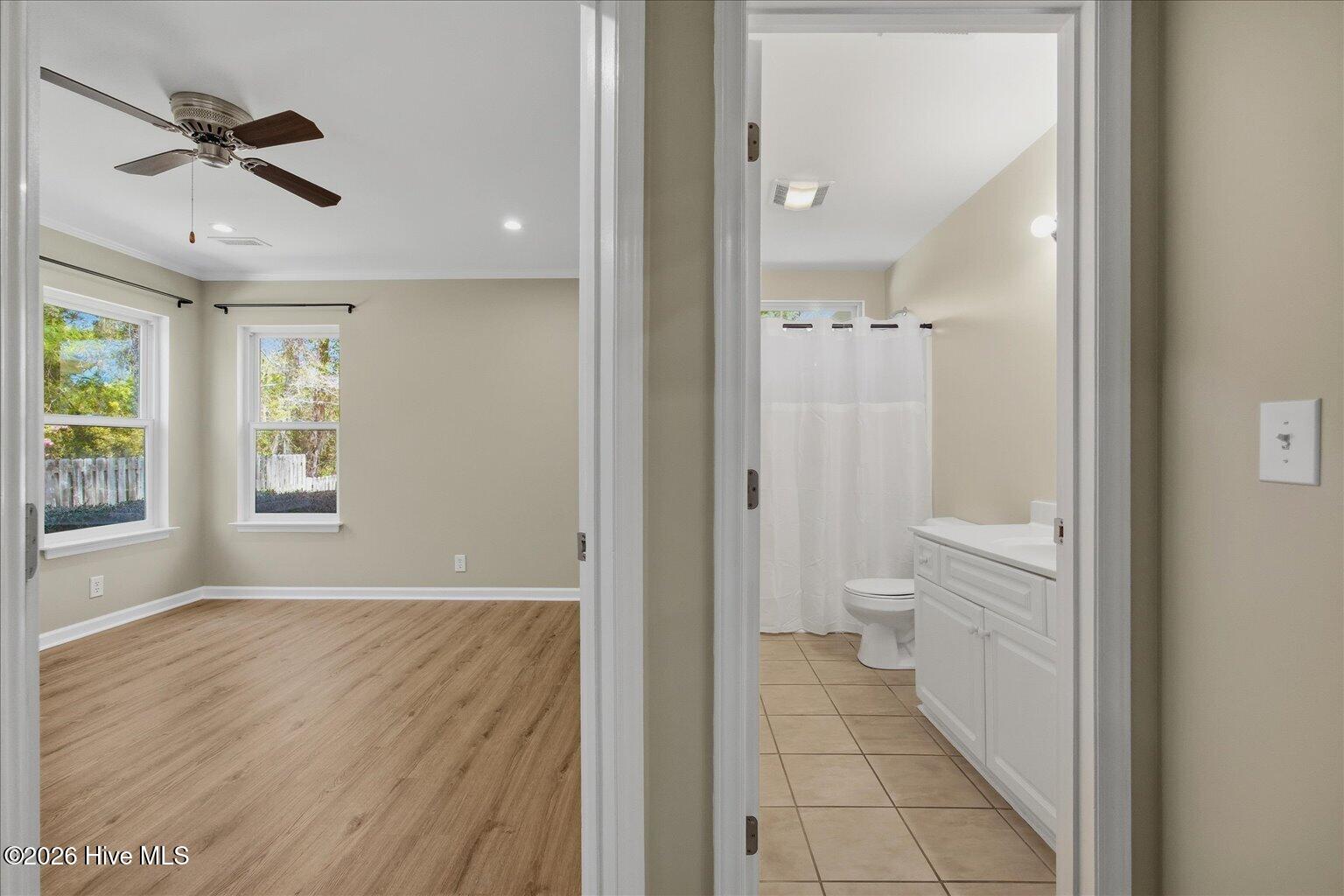 100564069 | Photo 18