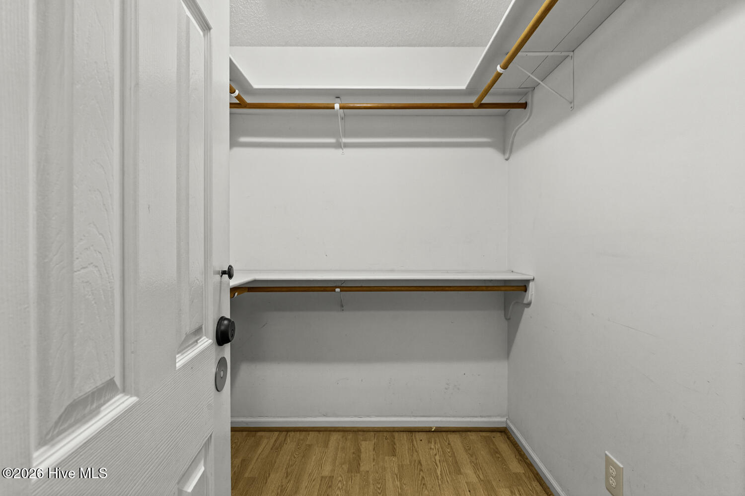 100554638 | Photo 22