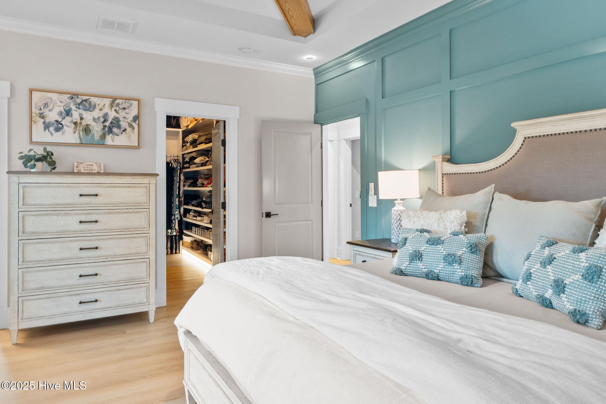 100539028 | Photo 56