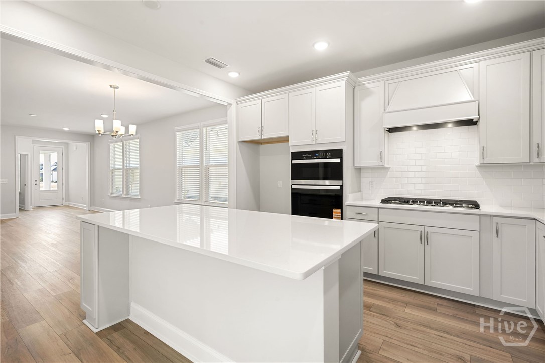 Pictures, photographs, colors, features, and sizes are for illustration purposes only and will vary from the homes as built.
