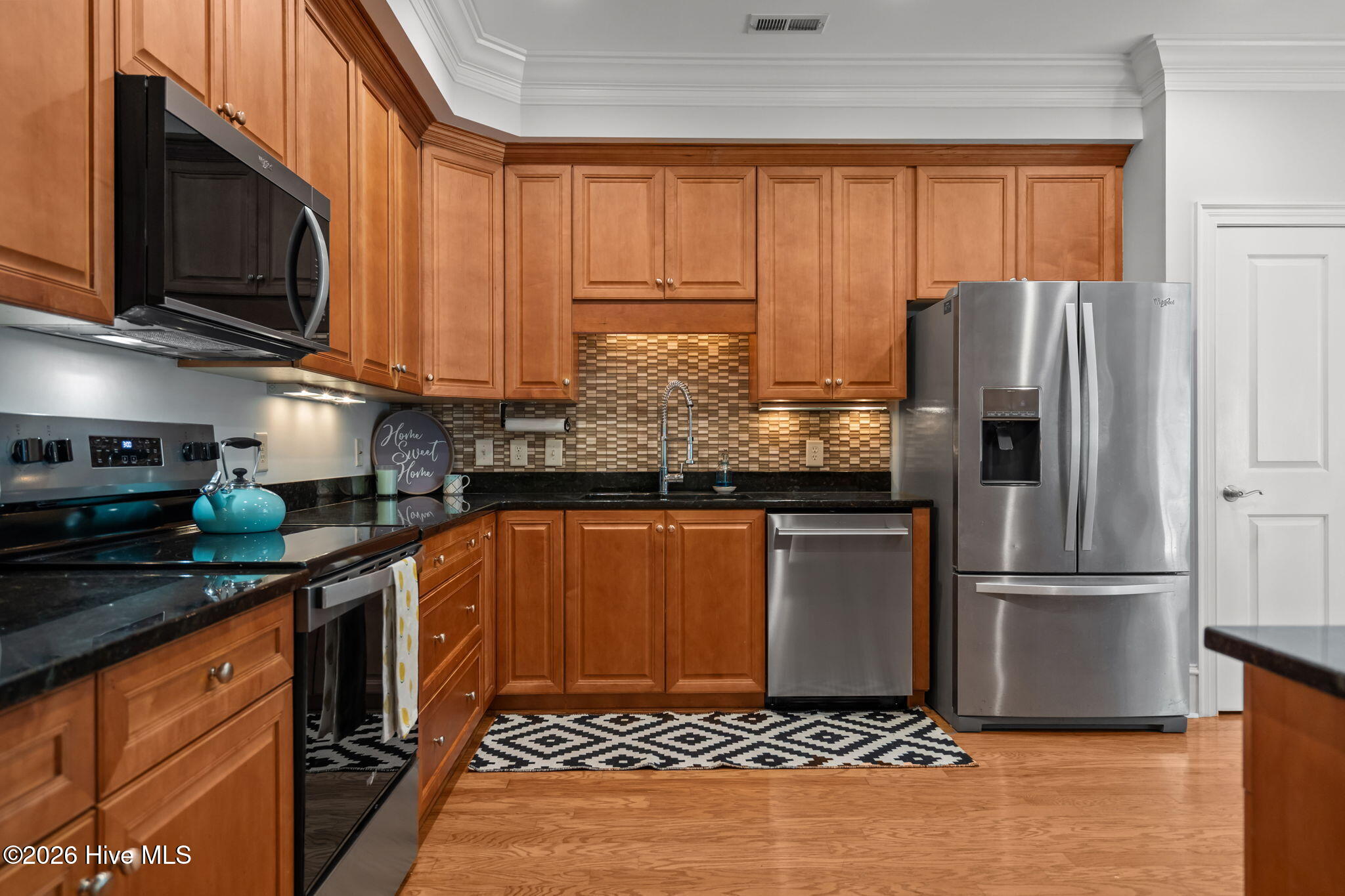 100563251 | Photo 11