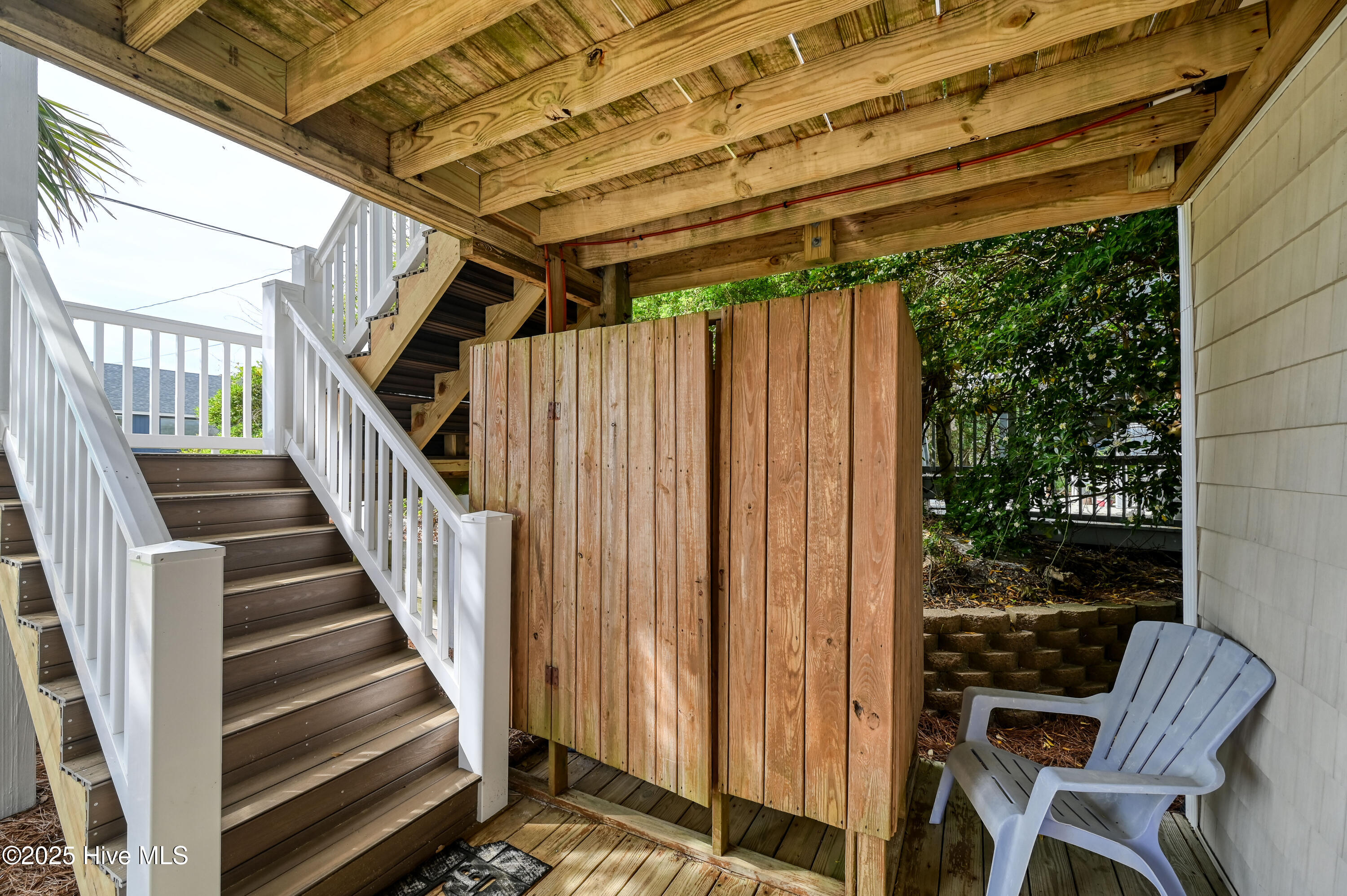 100502638 | Photo 12