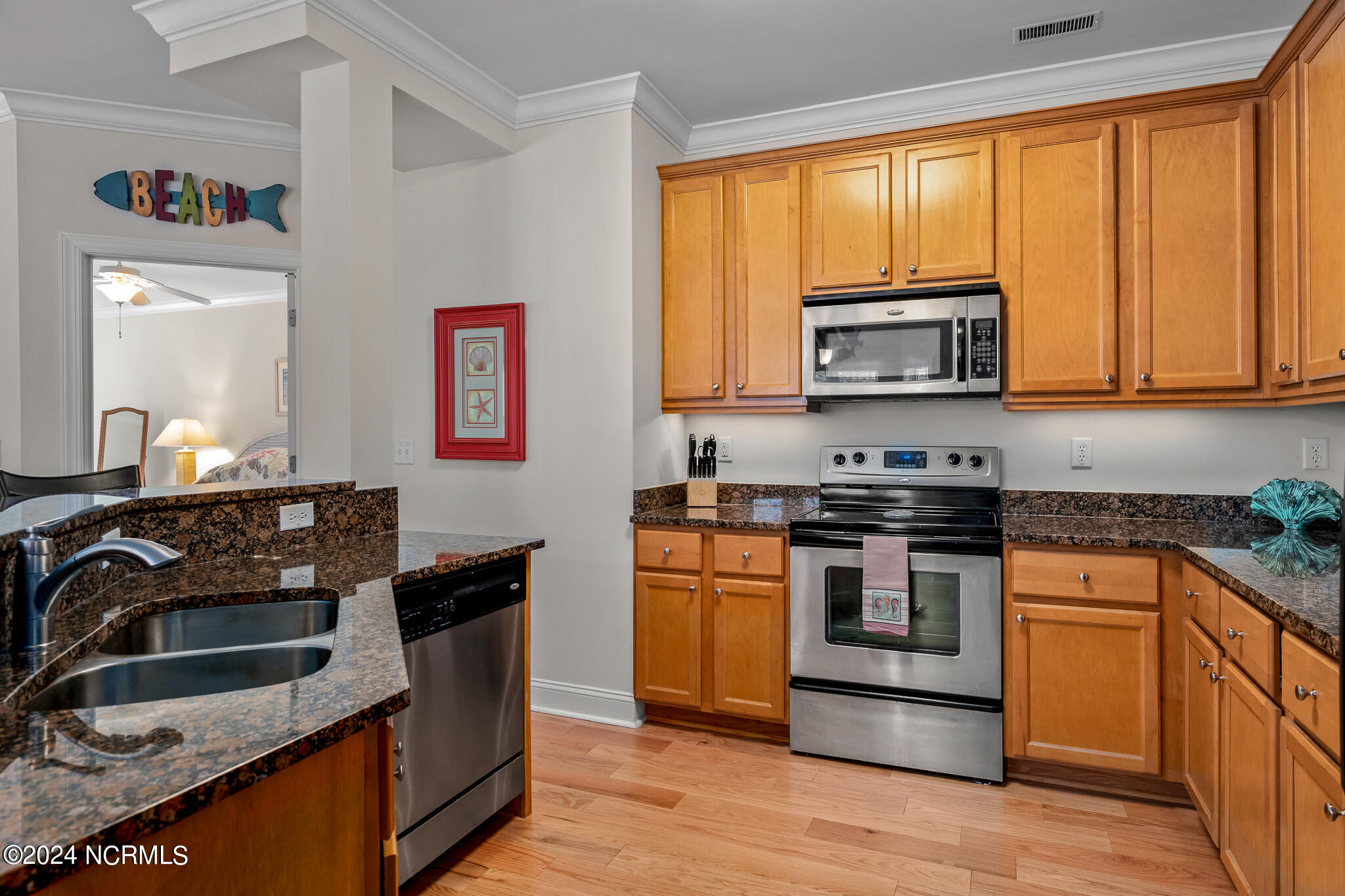 100453828 | Photo 20