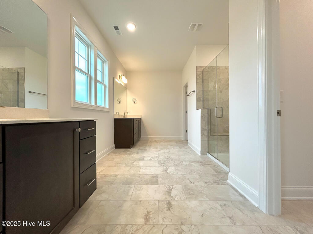 100510036 | Photo 61