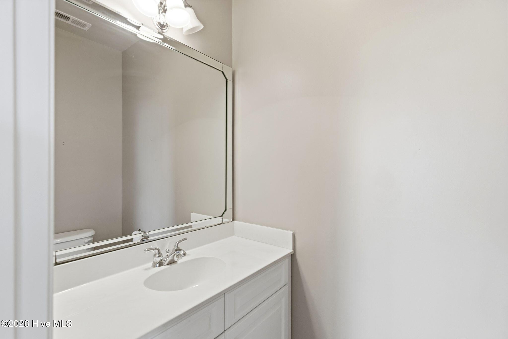 100561180 | Photo 62