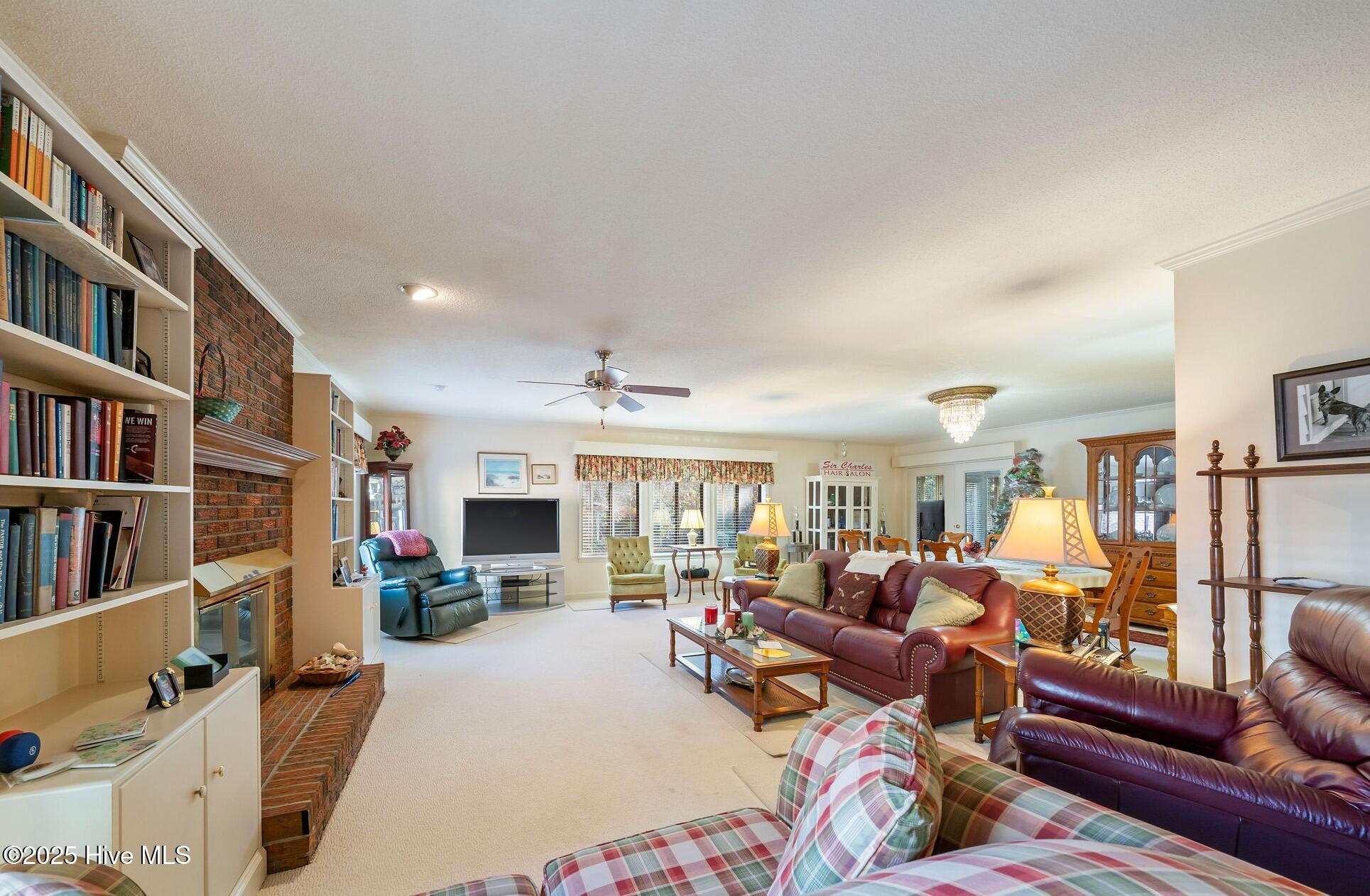 100542635 | Photo 76