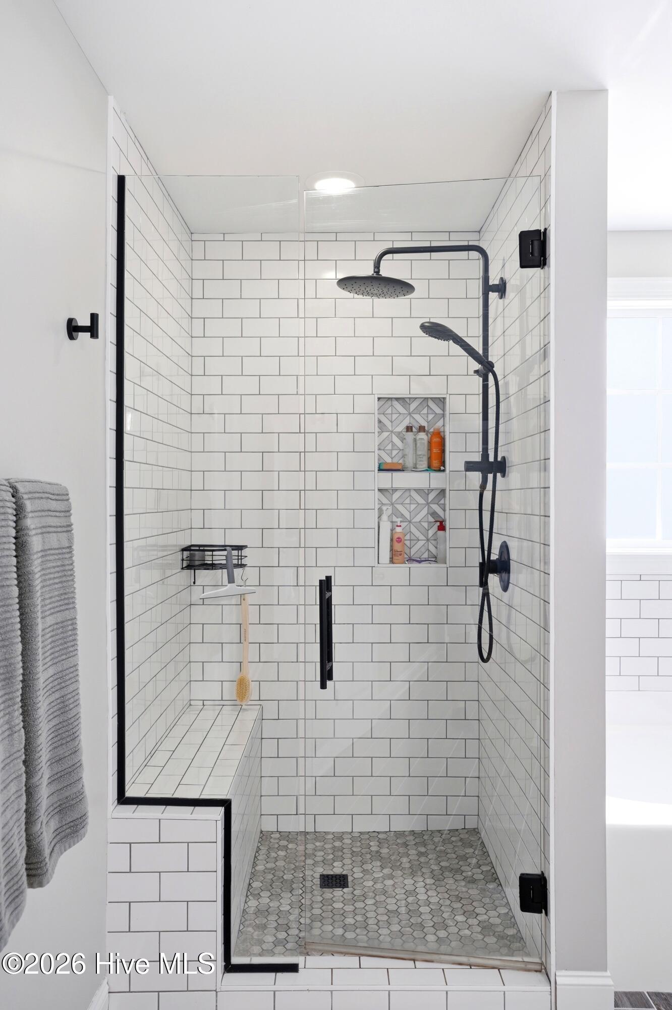 100570216 | Photo 25