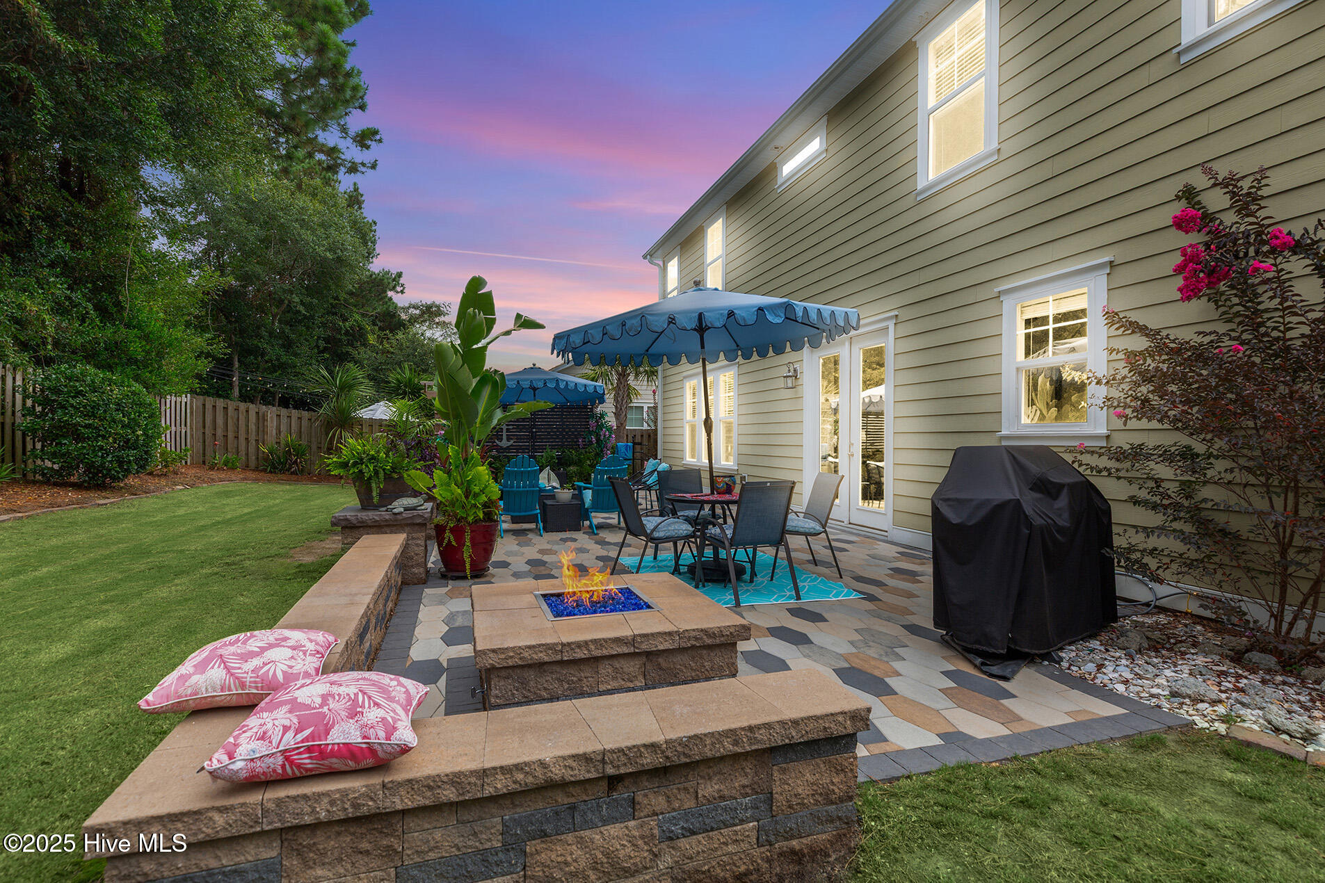 100531047 | Photo 53