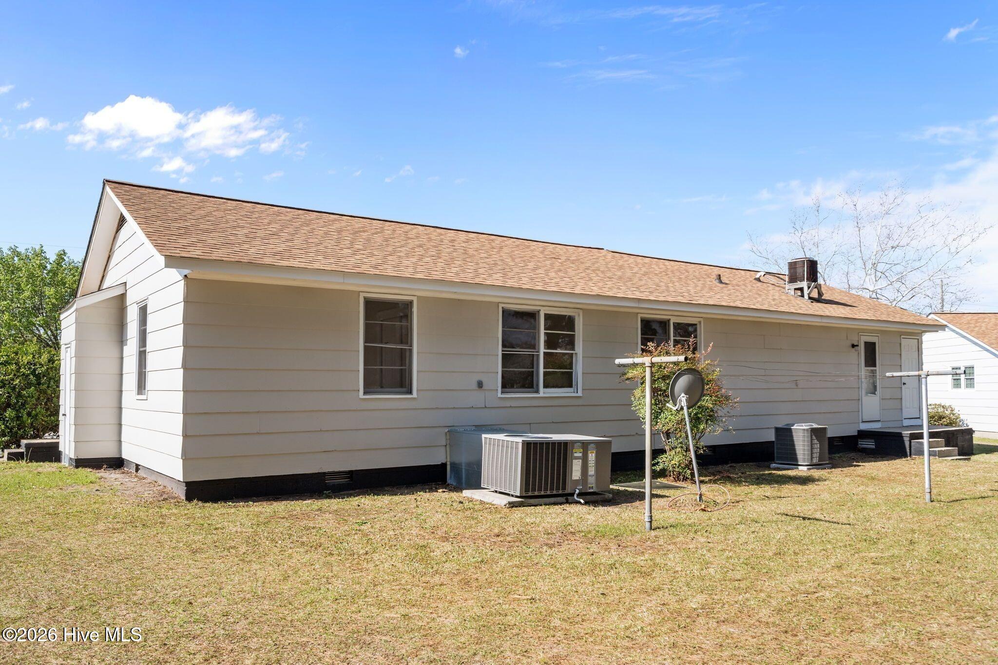 100562328 | Photo 16