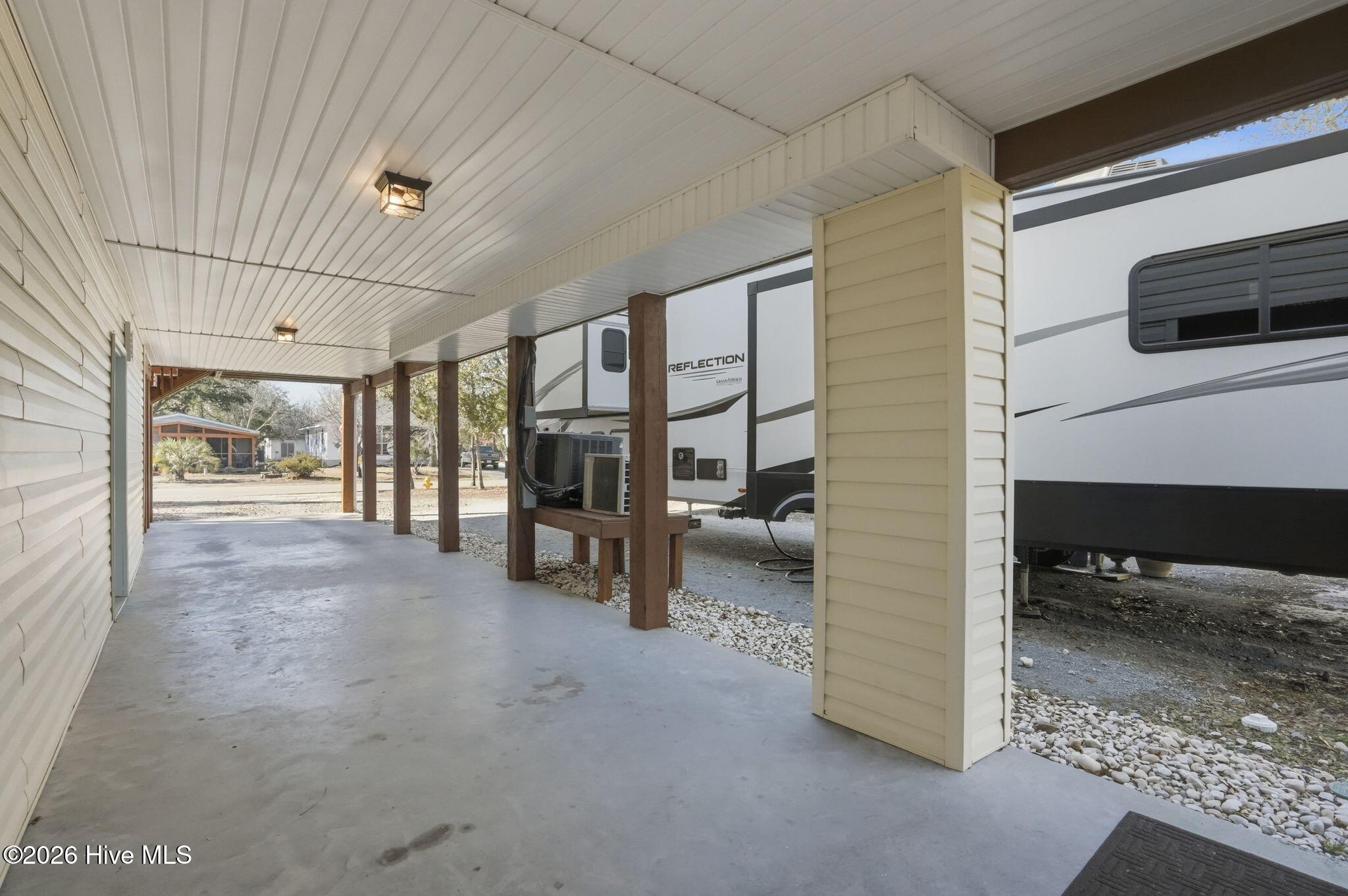 100555111 | Photo 10