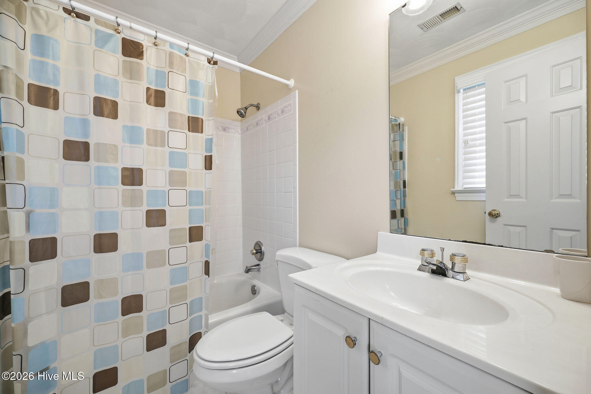 full bath for bedroom 3