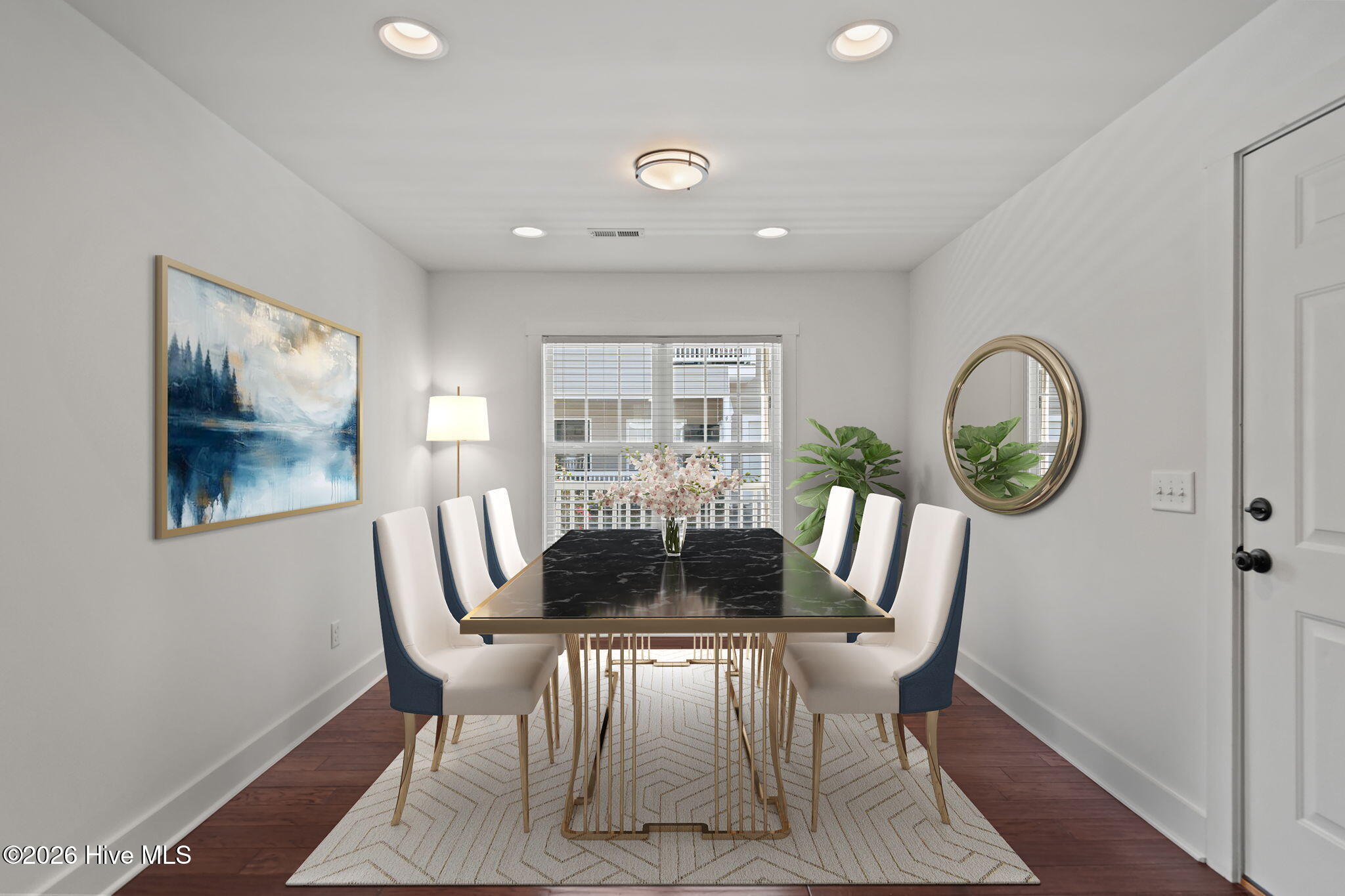 100559197 | Photo 12