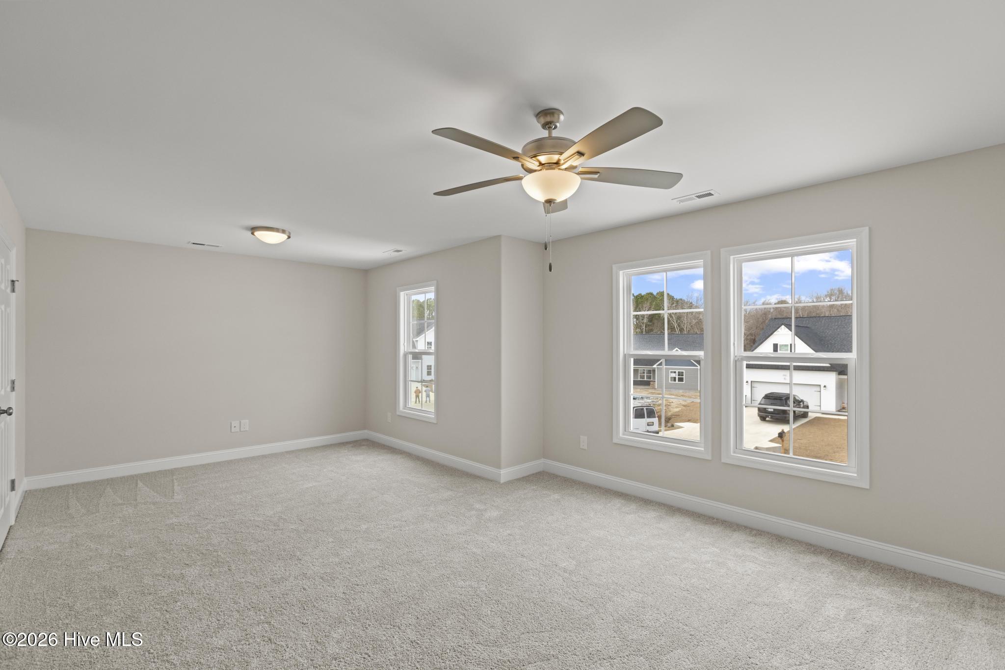 100519461 | Photo 19