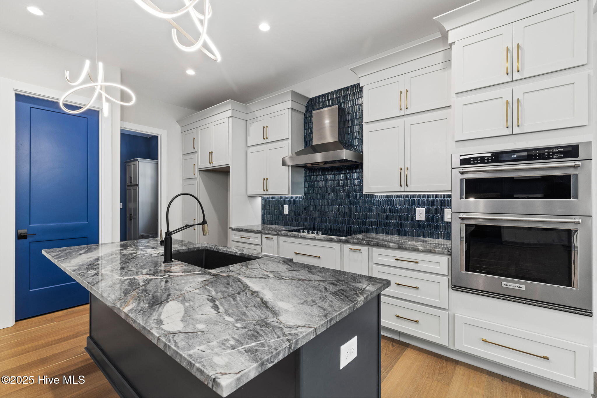 100522632 | Photo 22