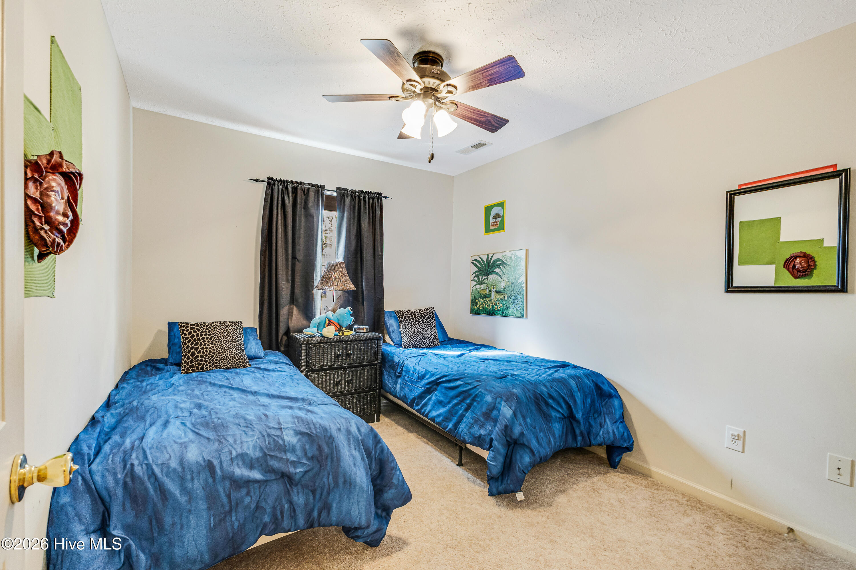 100558726 | Photo 24