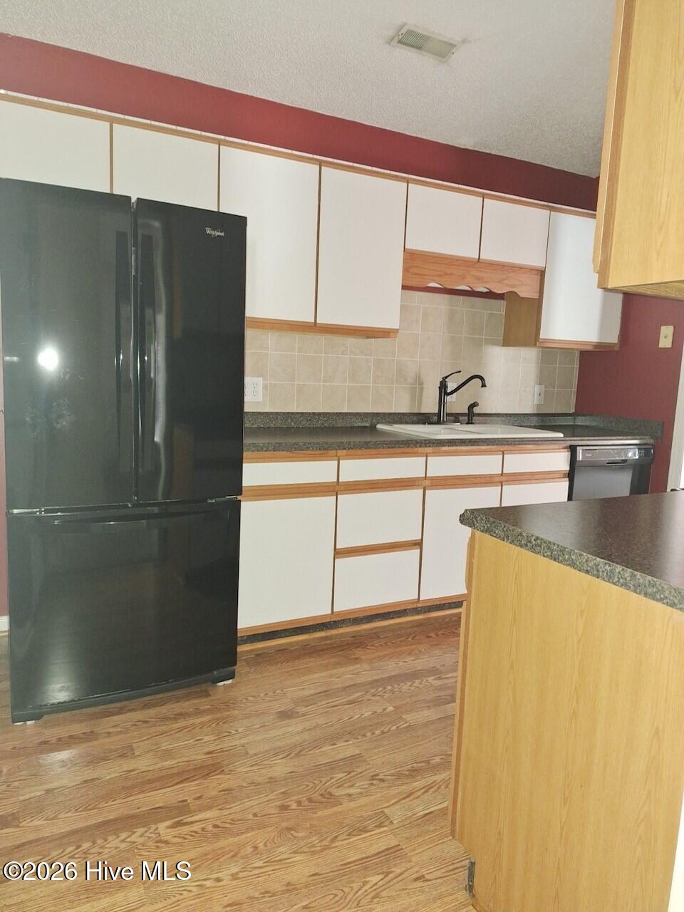 Pine Branches Close 143 (5)