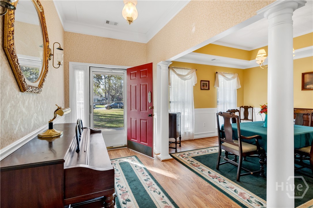 Foyer Entrance / Dining Room