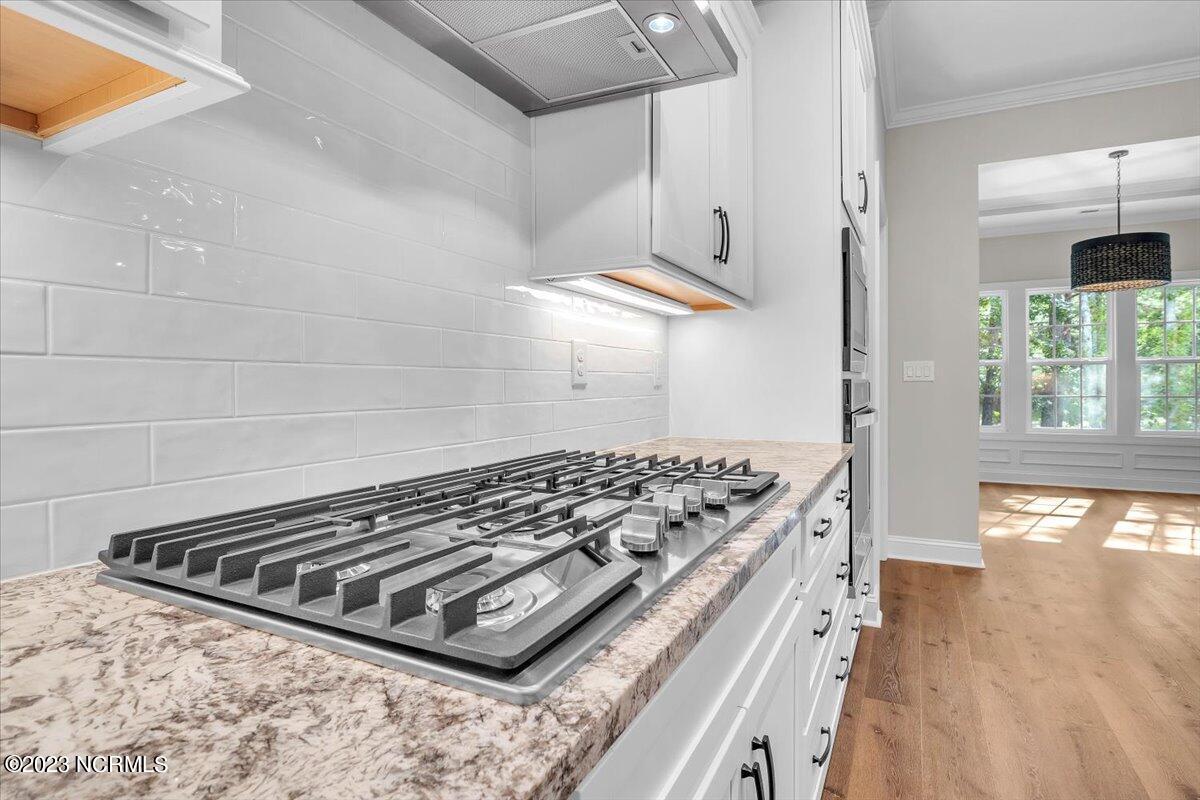 100524155 | Photo 53