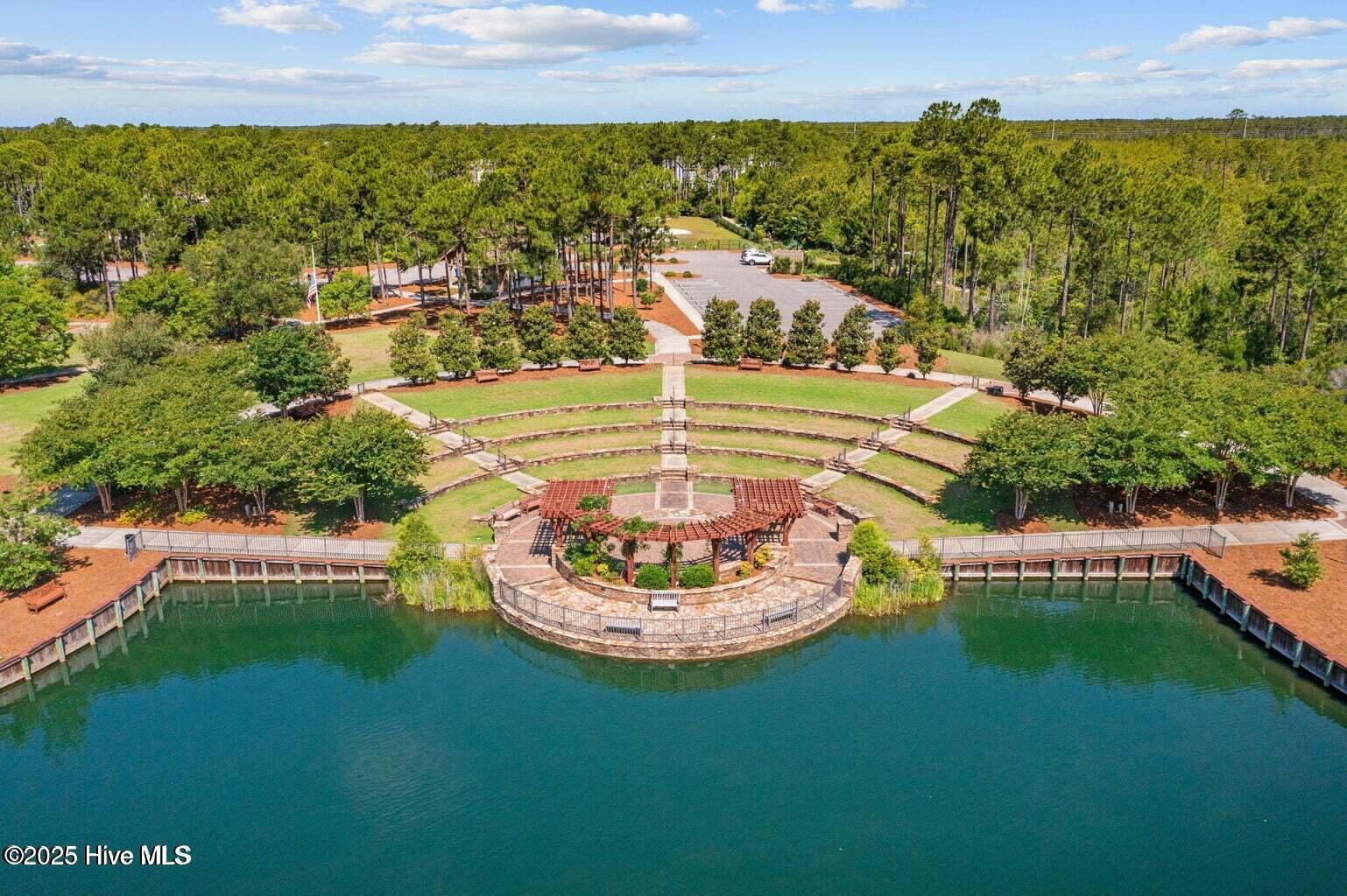 100543125 | Photo 83