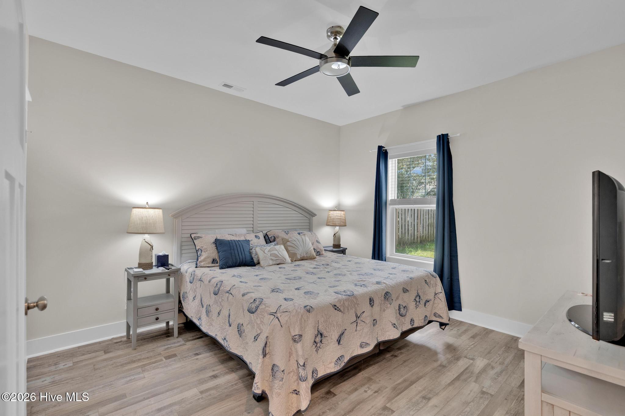 100564168 | Photo 14