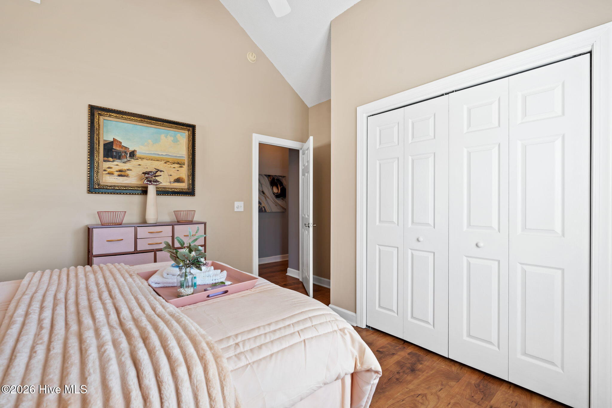 100567256 | Photo 31