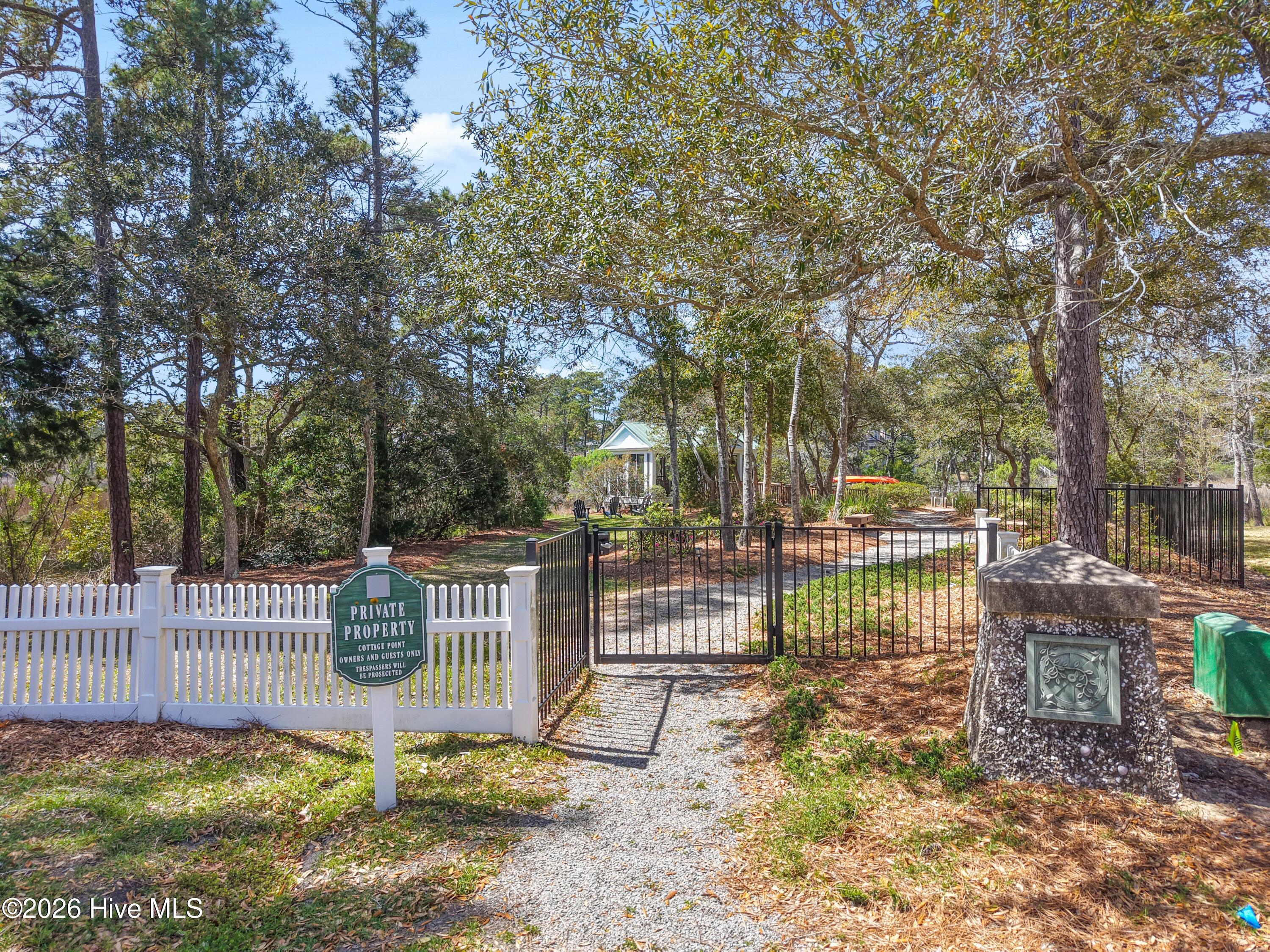 100563883 | Photo 16