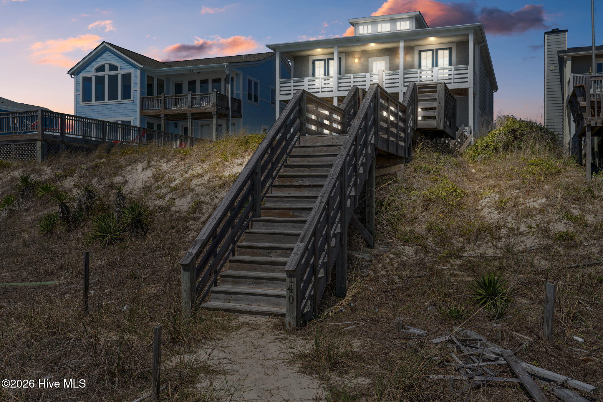 100561409 | Photo 35