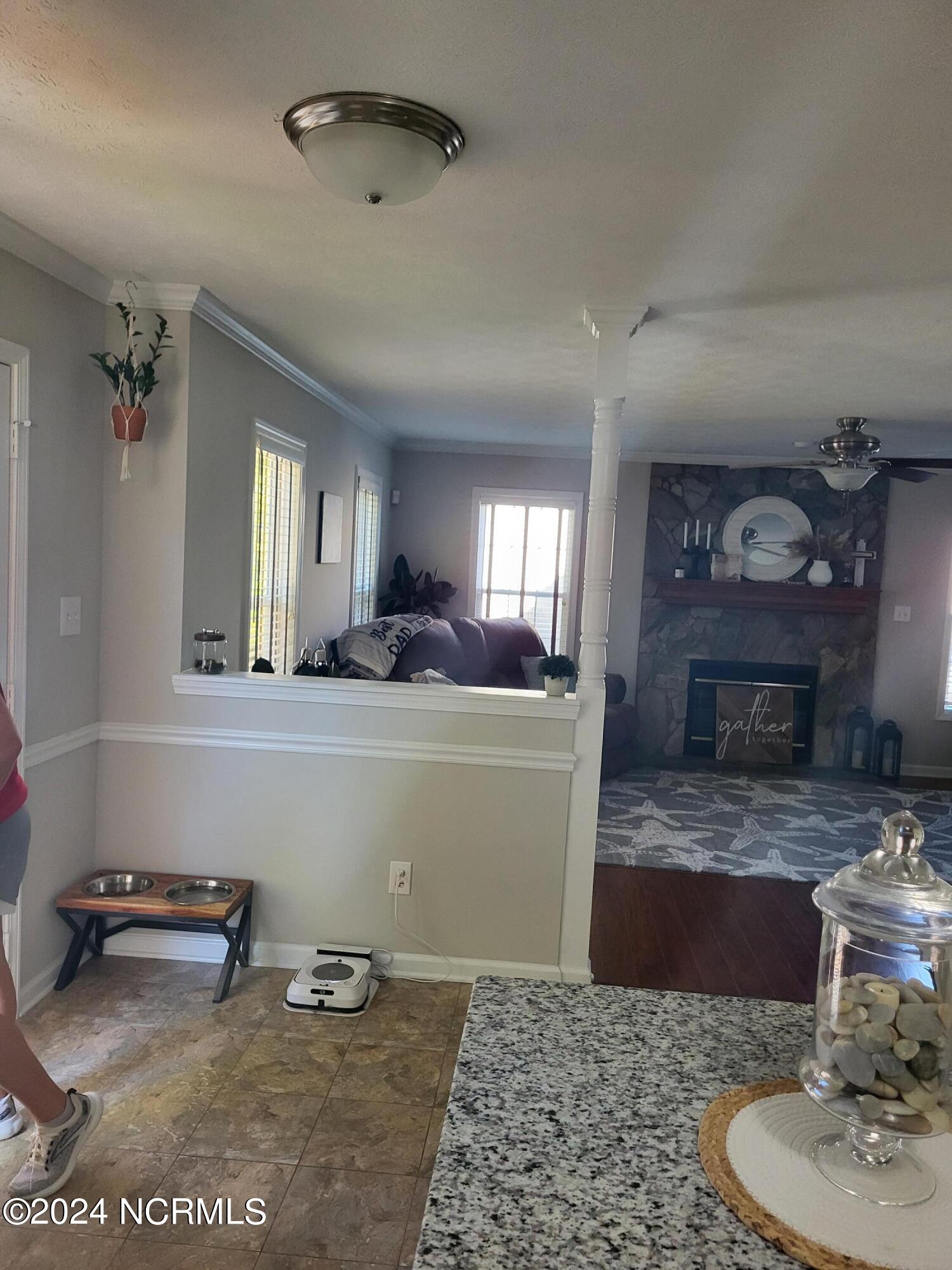 100568471 | Photo 42