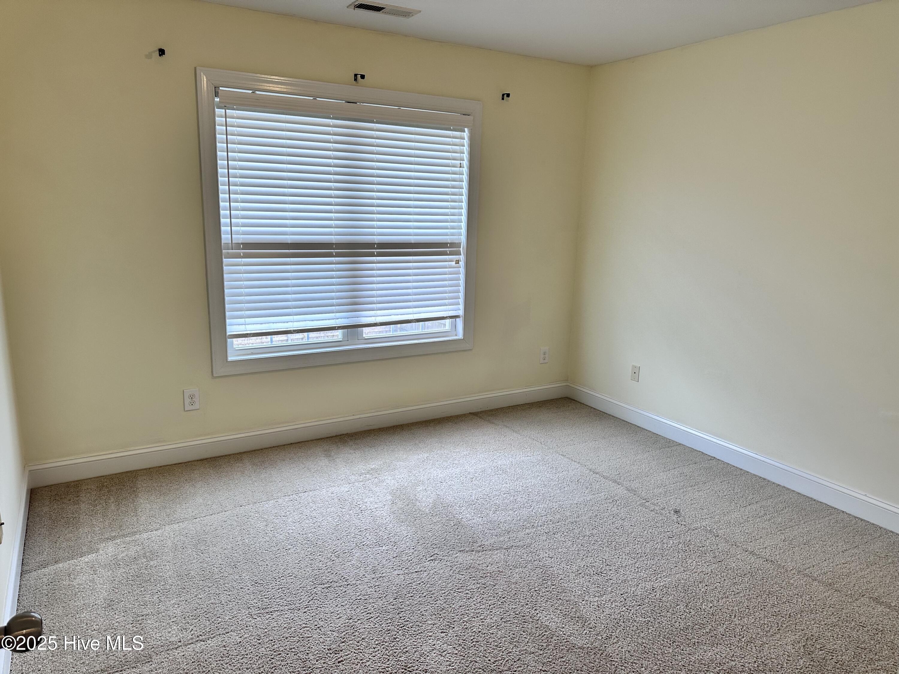 100545528 | Photo 23