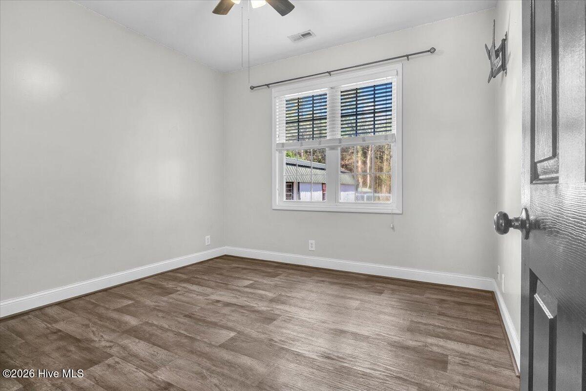 100561788 | Photo 37