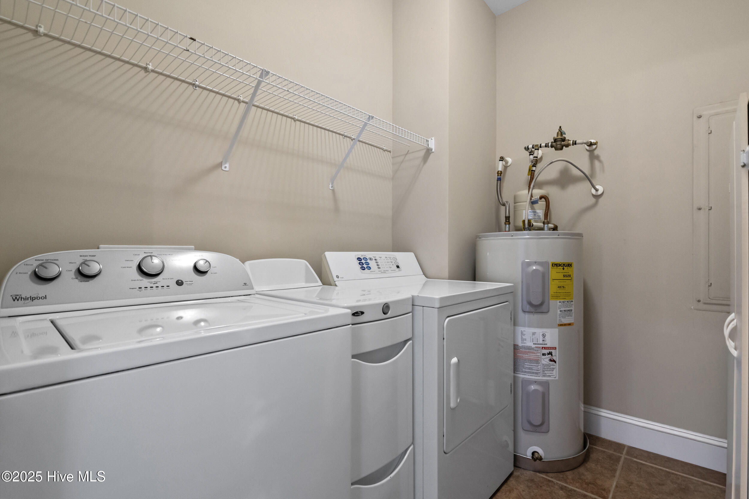 100537007 | Photo 26