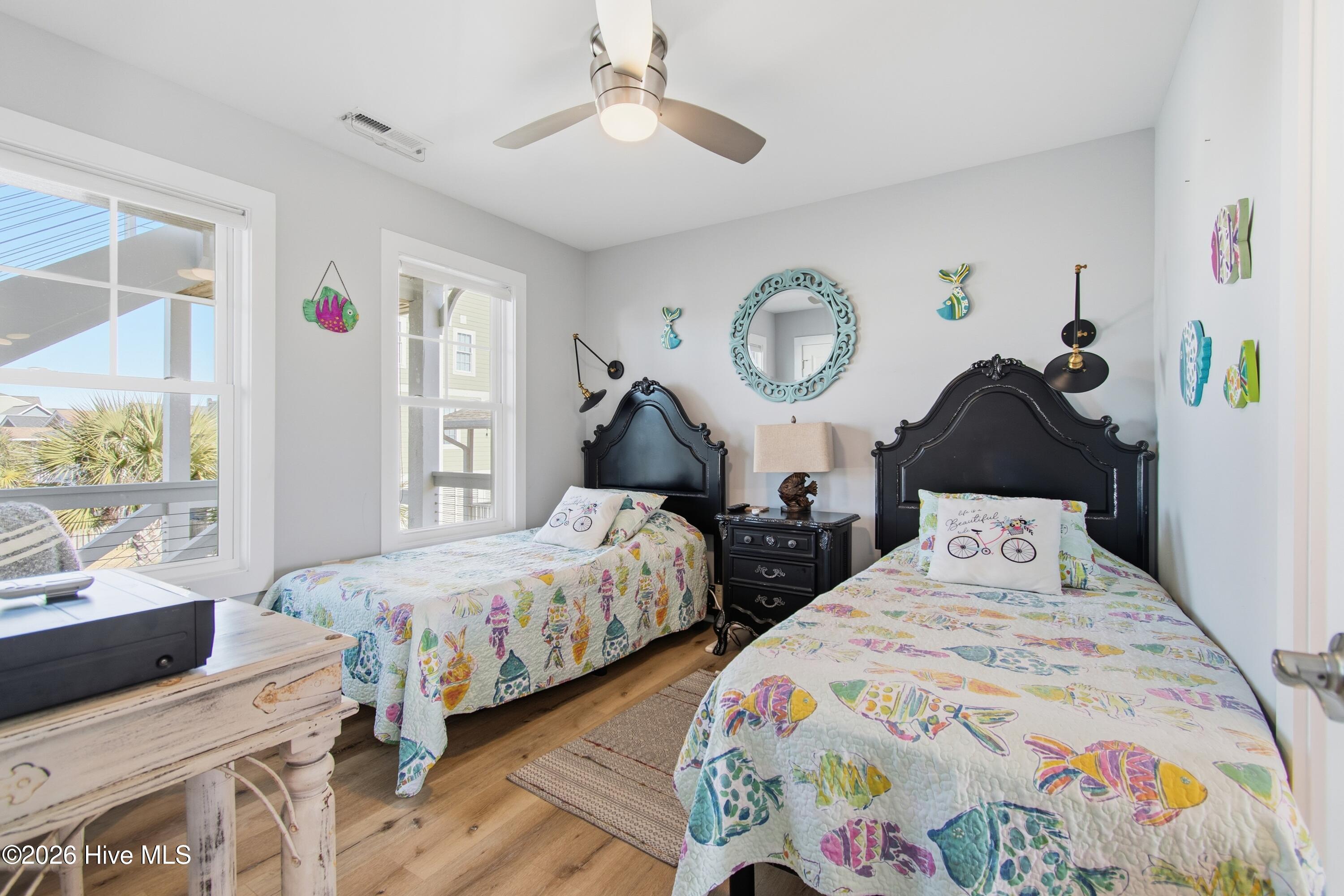 100547553 | Photo 32