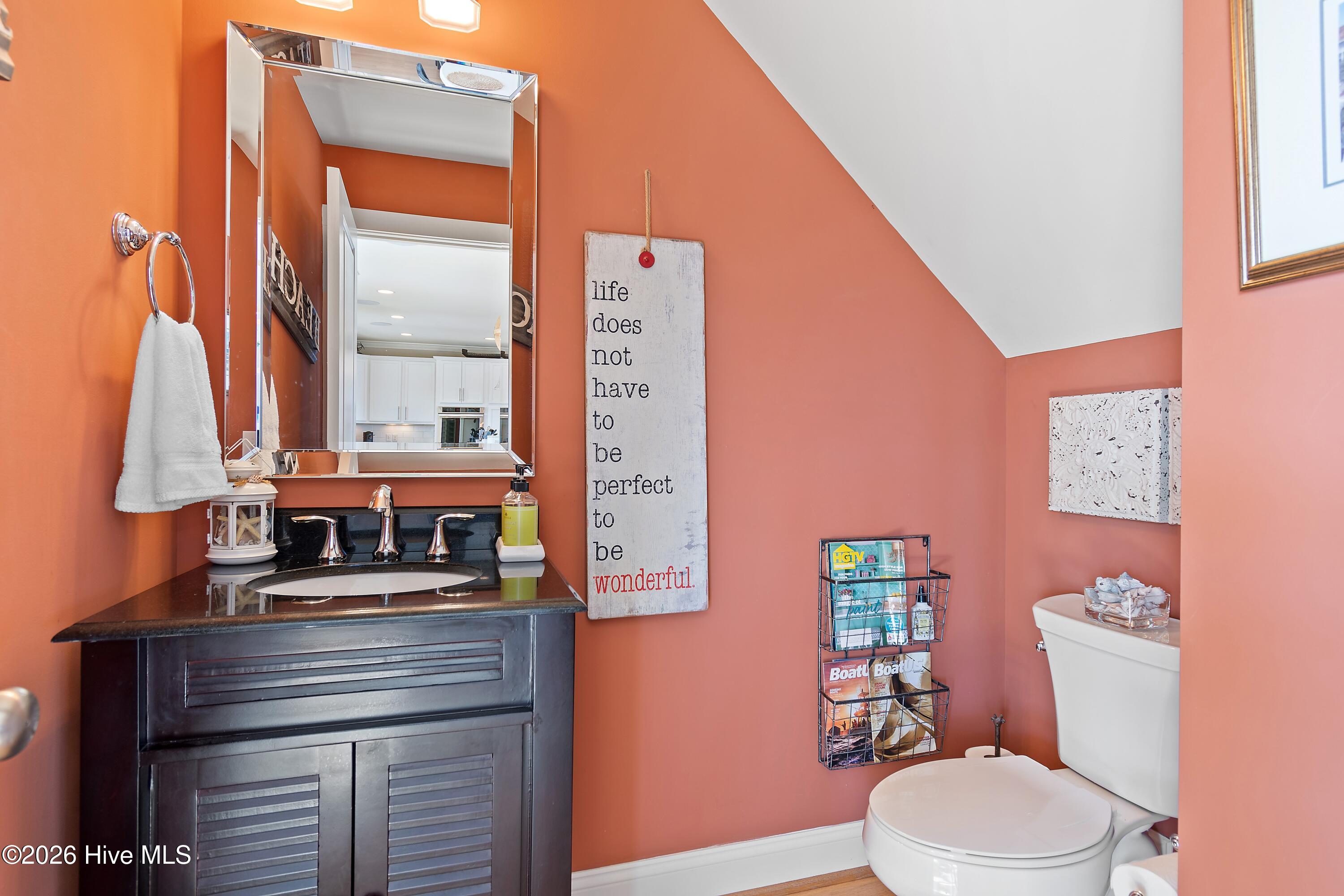 100547870 | Photo 24