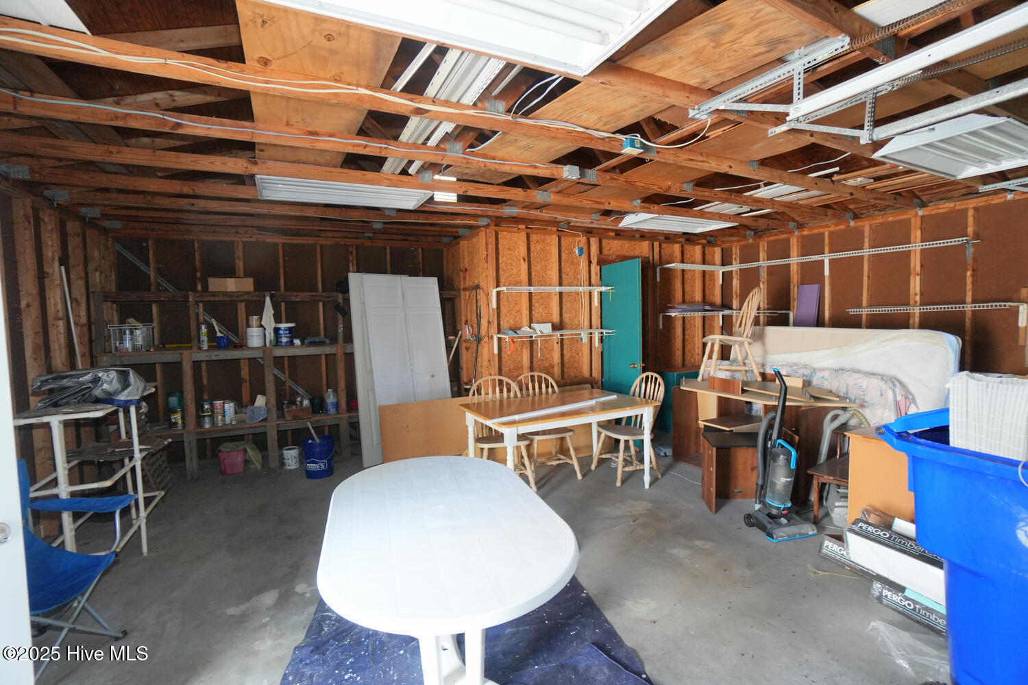 100534449 | Photo 36