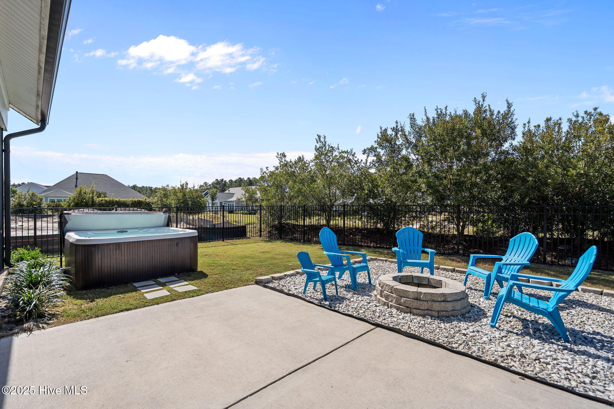 100536162 | Photo 61