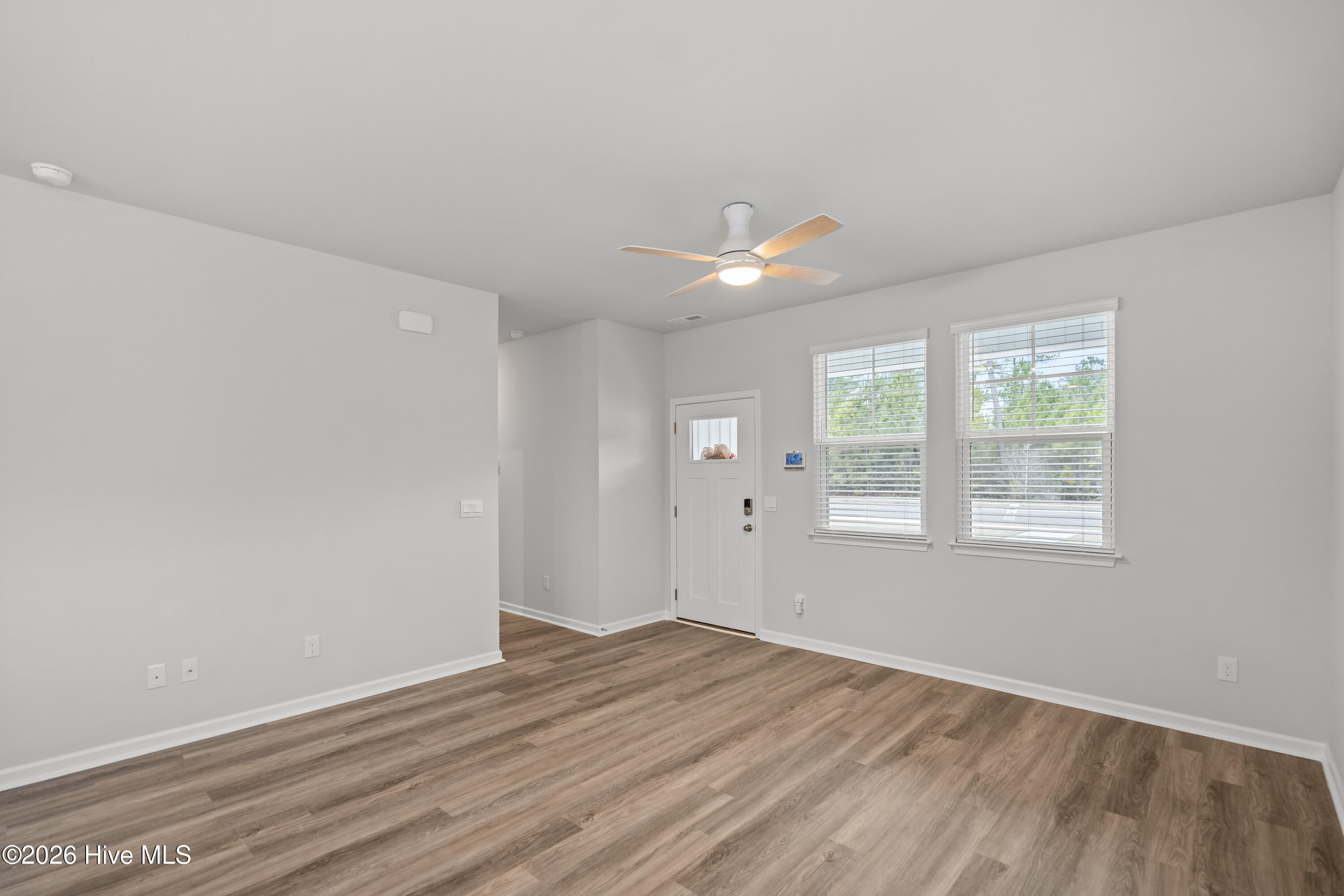 100555790 | Photo 11