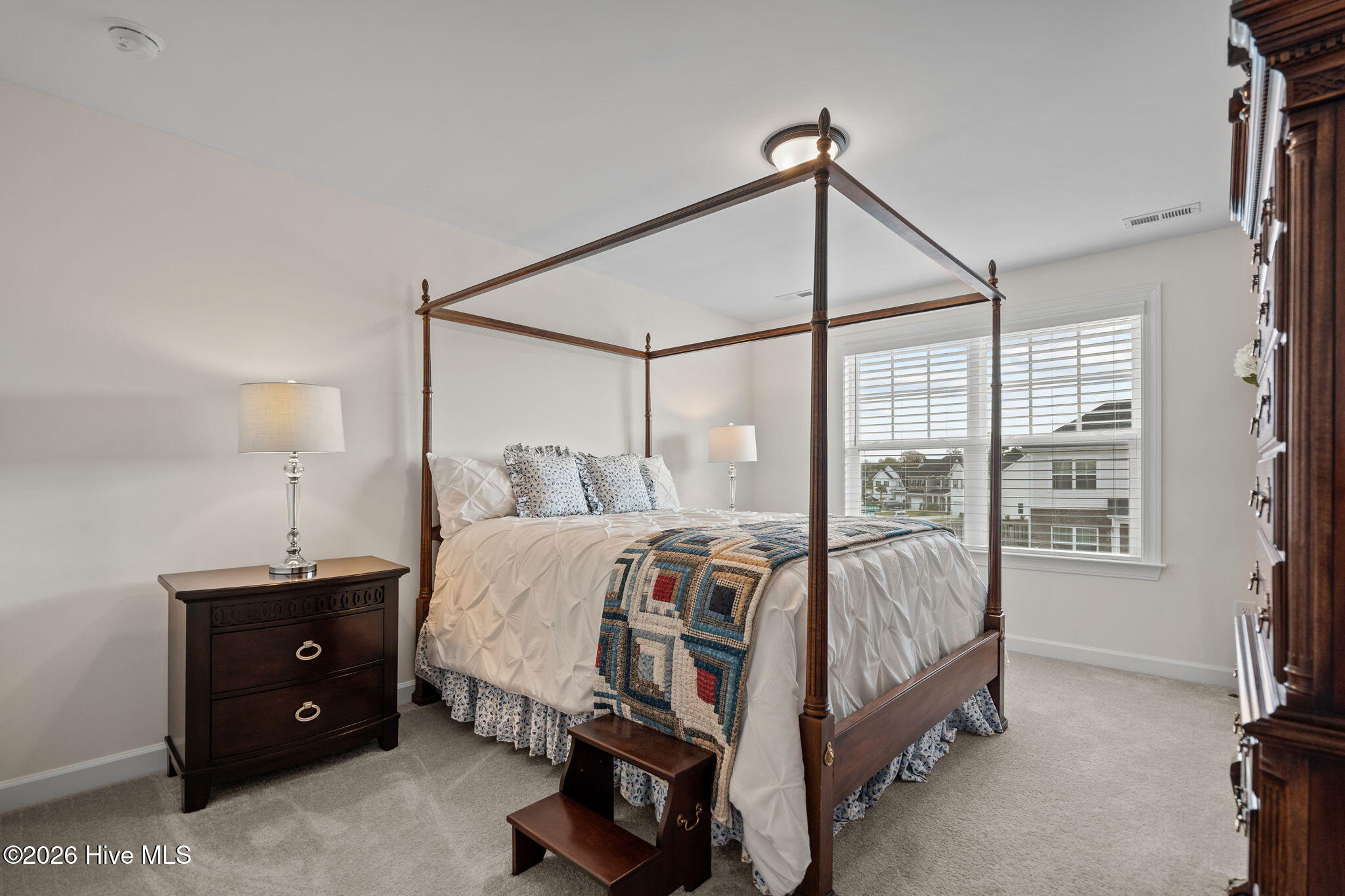 100562858 | Photo 41