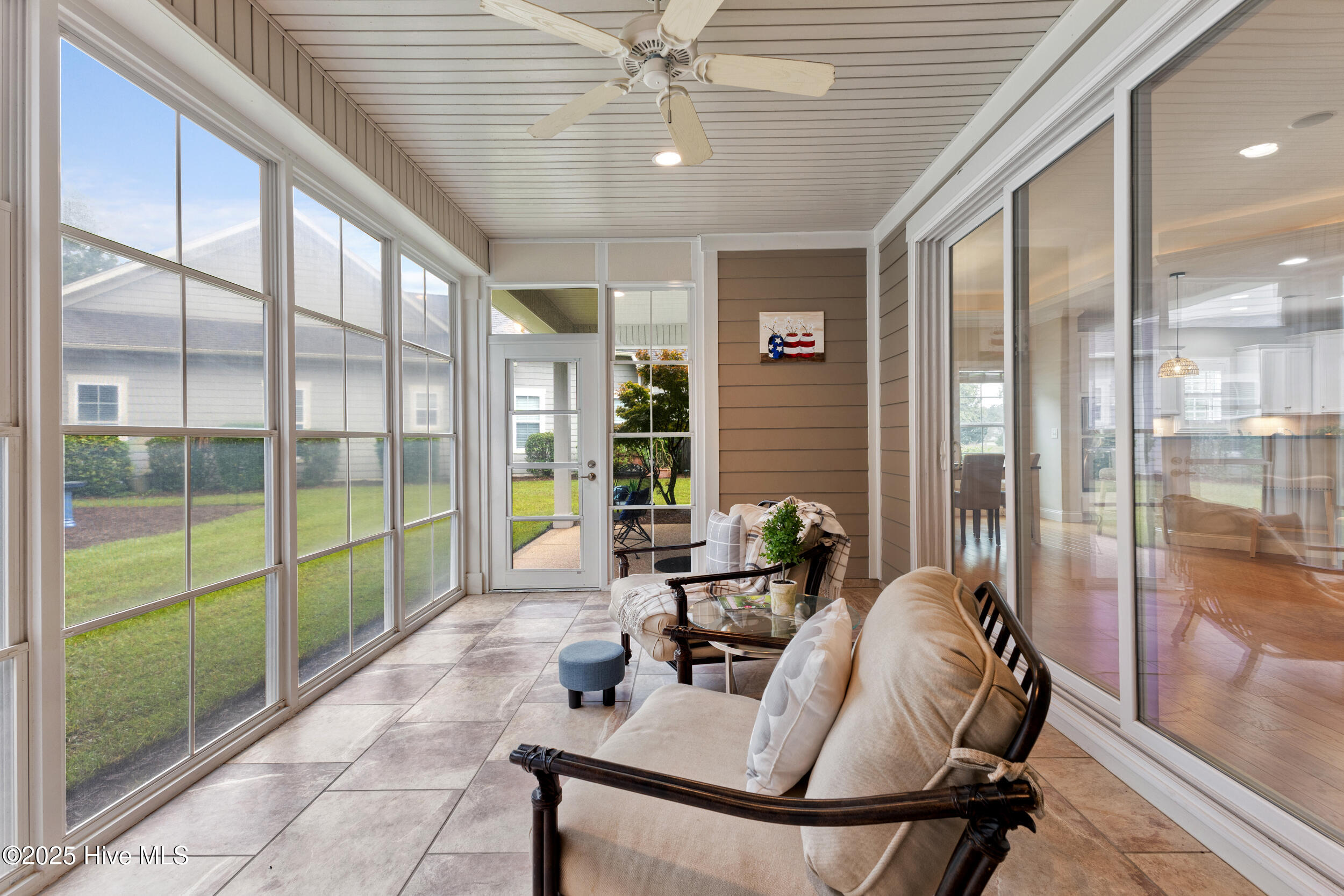 100506544 | Photo 41