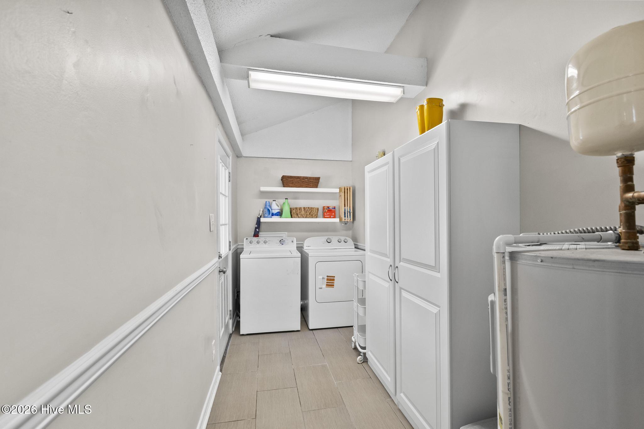 100553345 | Photo 28