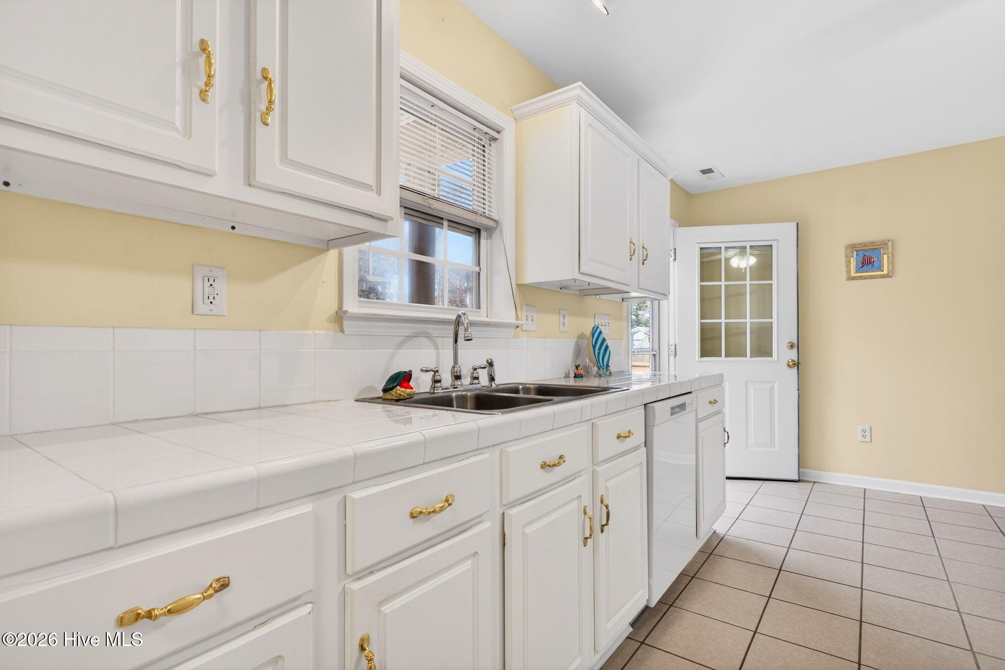 100558532 | Photo 23