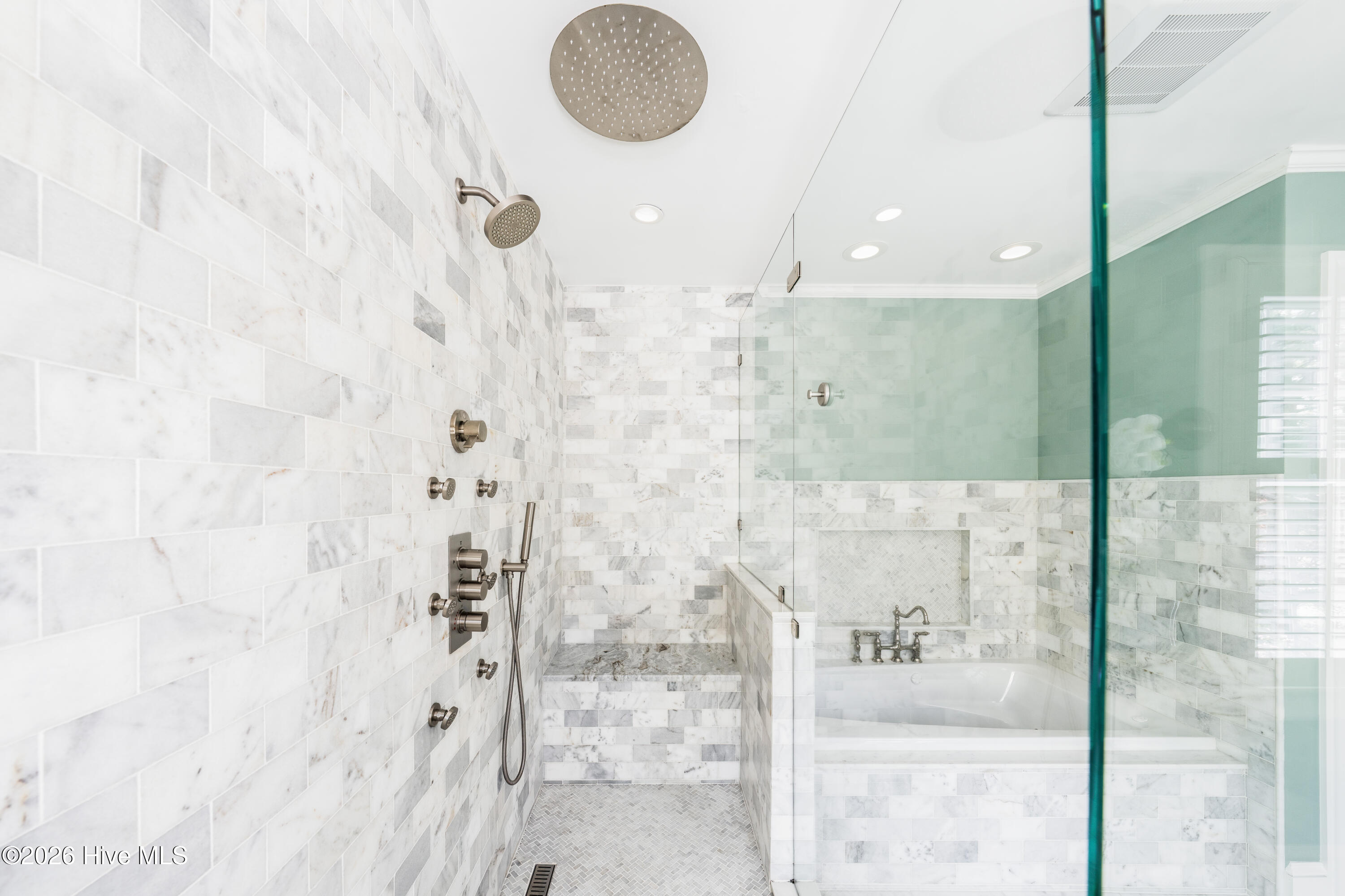 100565005 | Photo 41