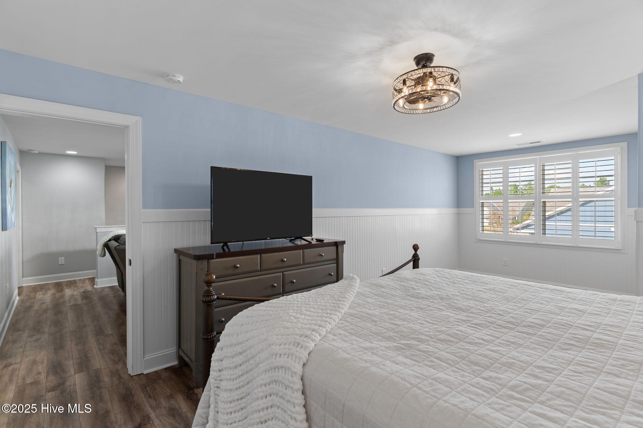 100534405 | Photo 36